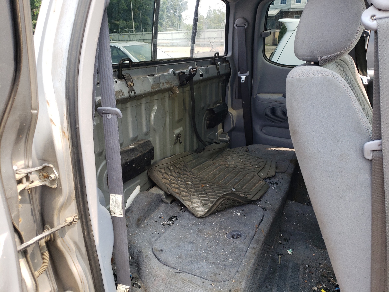 Photo 6 from auction – 2002 TOYOTA TUNDRA ACC with VIN 5TBBT44152S288200