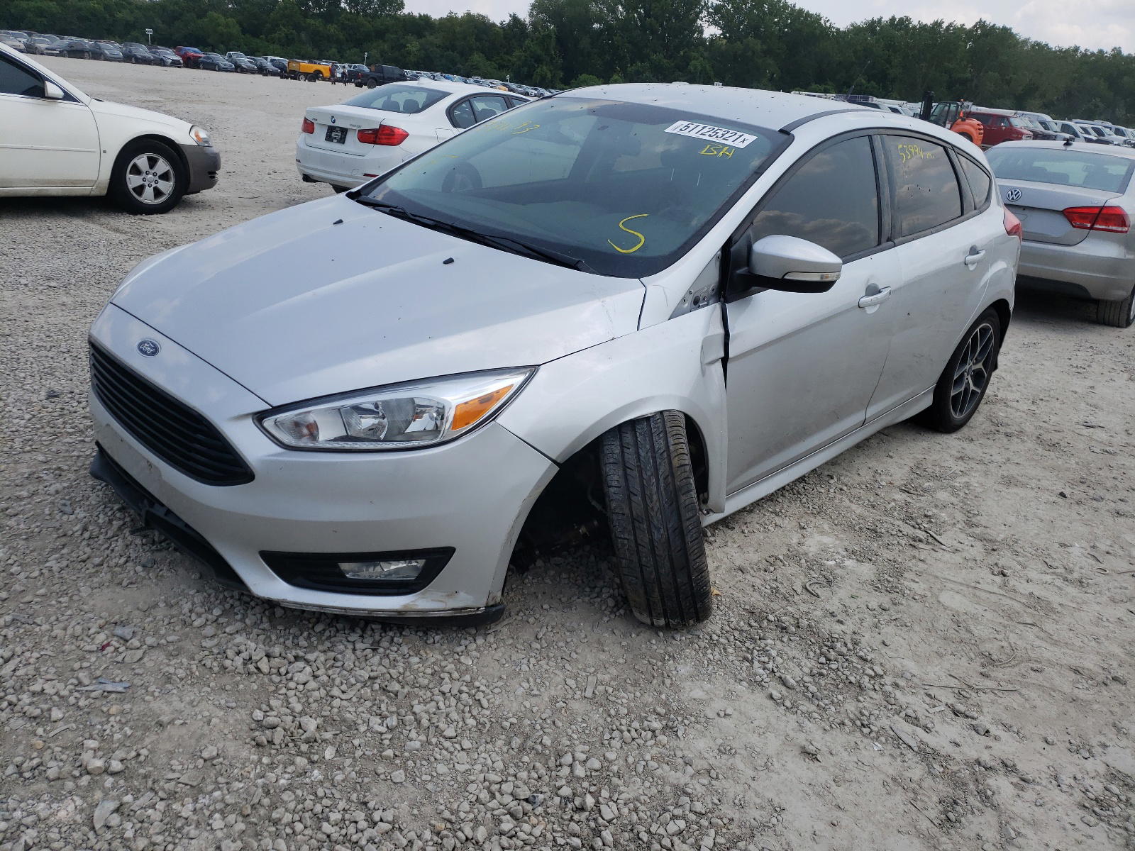 Photo 2 from auction – 2016 FORD FOCUS SE with VIN 1FADP3K28GL331193