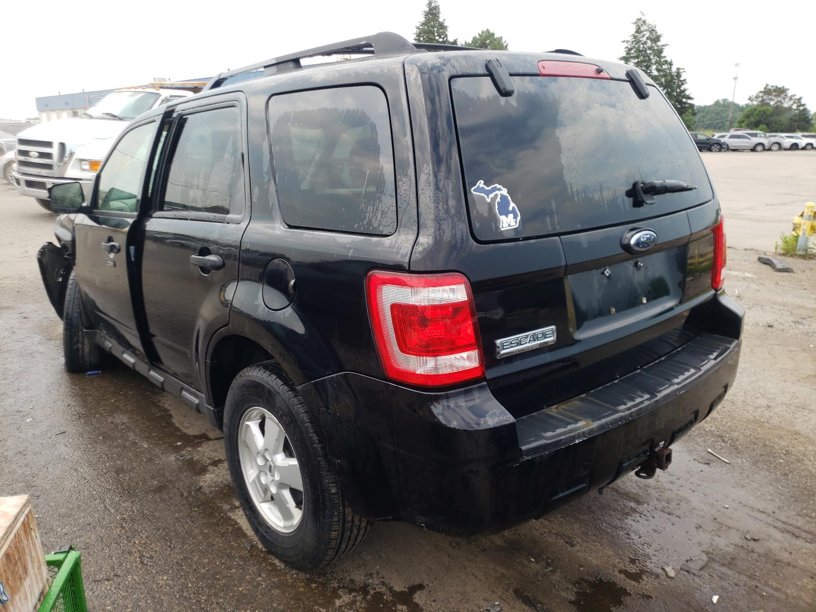 Photo 3 from auction – 2009 FORD ESCAPE with VIN 1FMCU03G89KA15336