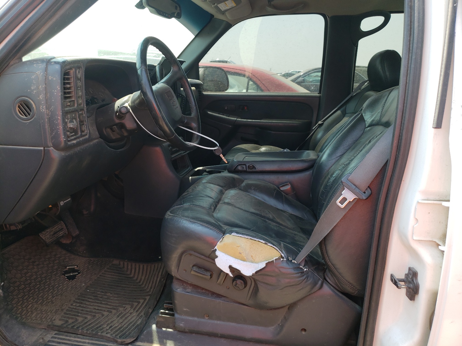 Photo 5 from auction – 2001 CHEVROLET SILVERADO with VIN 1GCGK13U91F151298