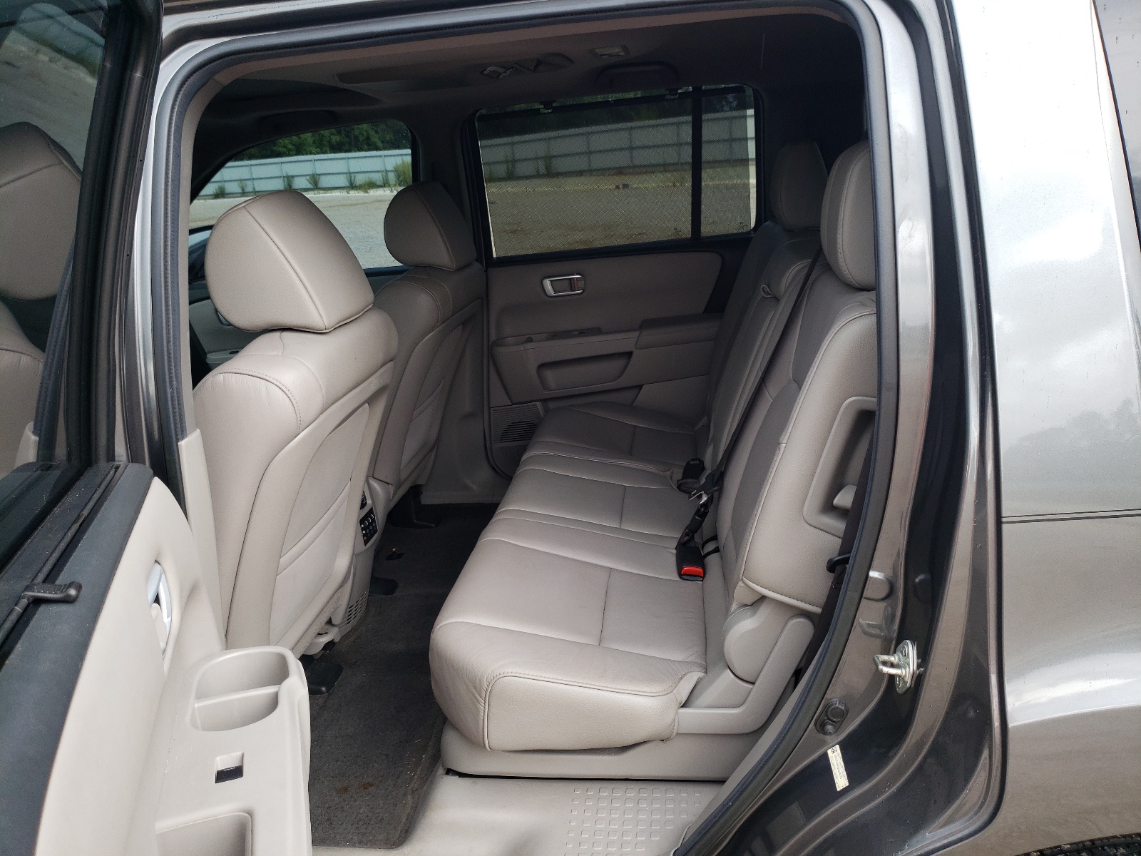 Photo 6 from auction – 2013 HONDA PILOT TOUR with VIN 5FNYF3H93DB004279