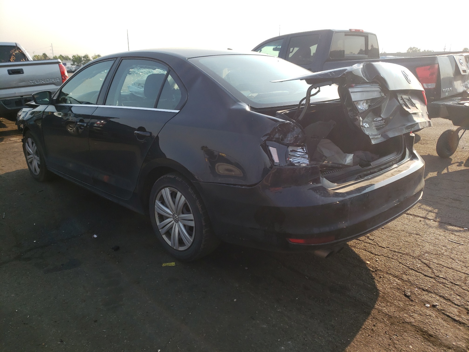 Photo 3 from auction – 2017 VOLKSWAGEN JETTA S with VIN 3VW2B7AJ2HM292095