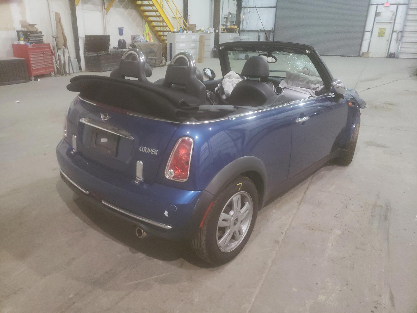 Photo 4 from auction – 2008 MINI COOPER with VIN WMWRF33548TG18690