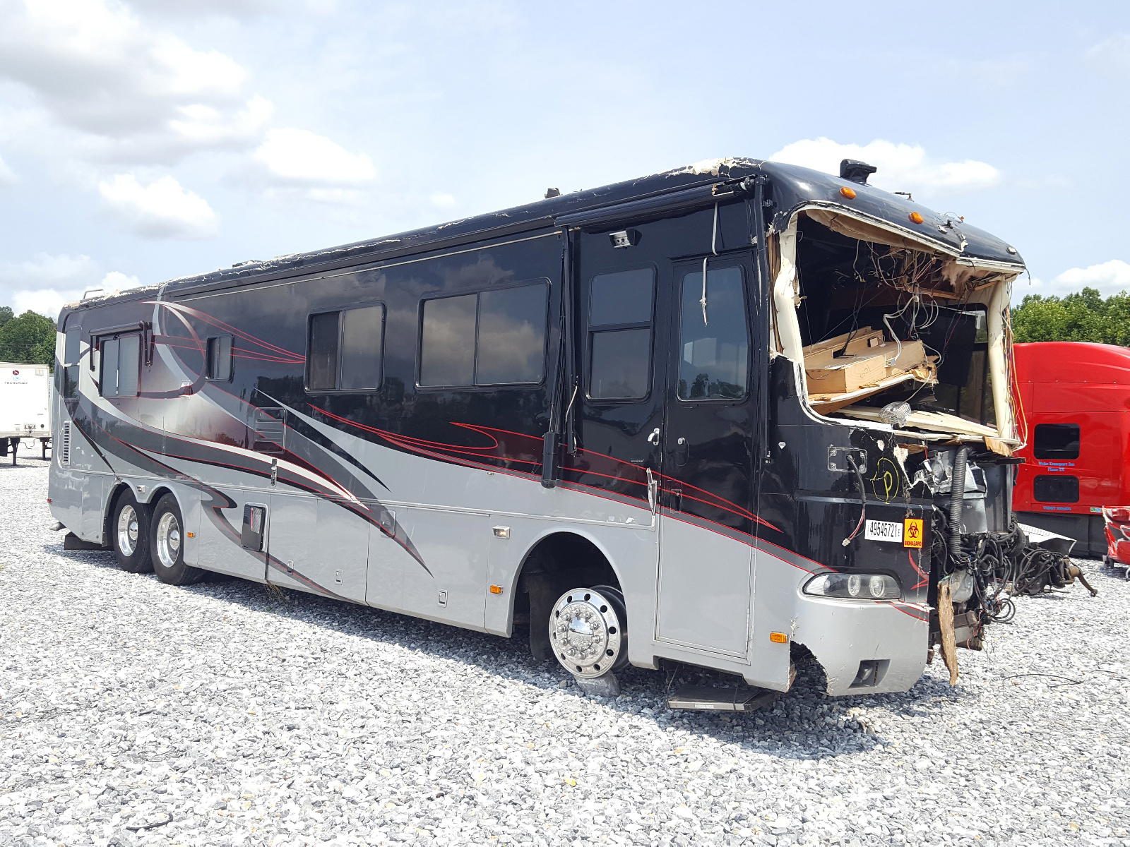 ROADMASTER RAIL MTRHM 2001 with VIN 1RF12061311009777 - Photo from auction
