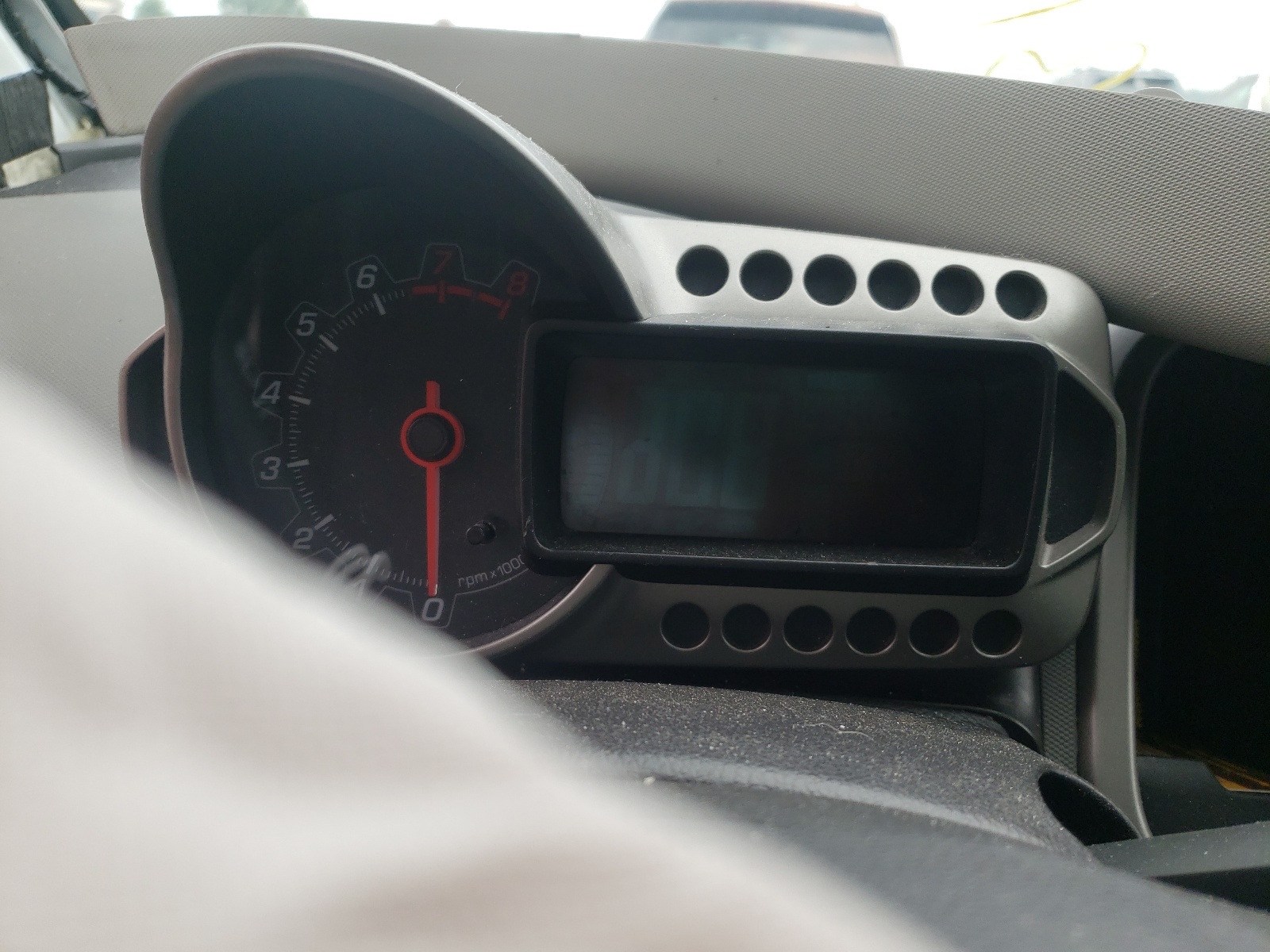 Photo 8 from auction – 2015 CHEVROLET SONIC LT with VIN 1G1JC5SH1F4125403