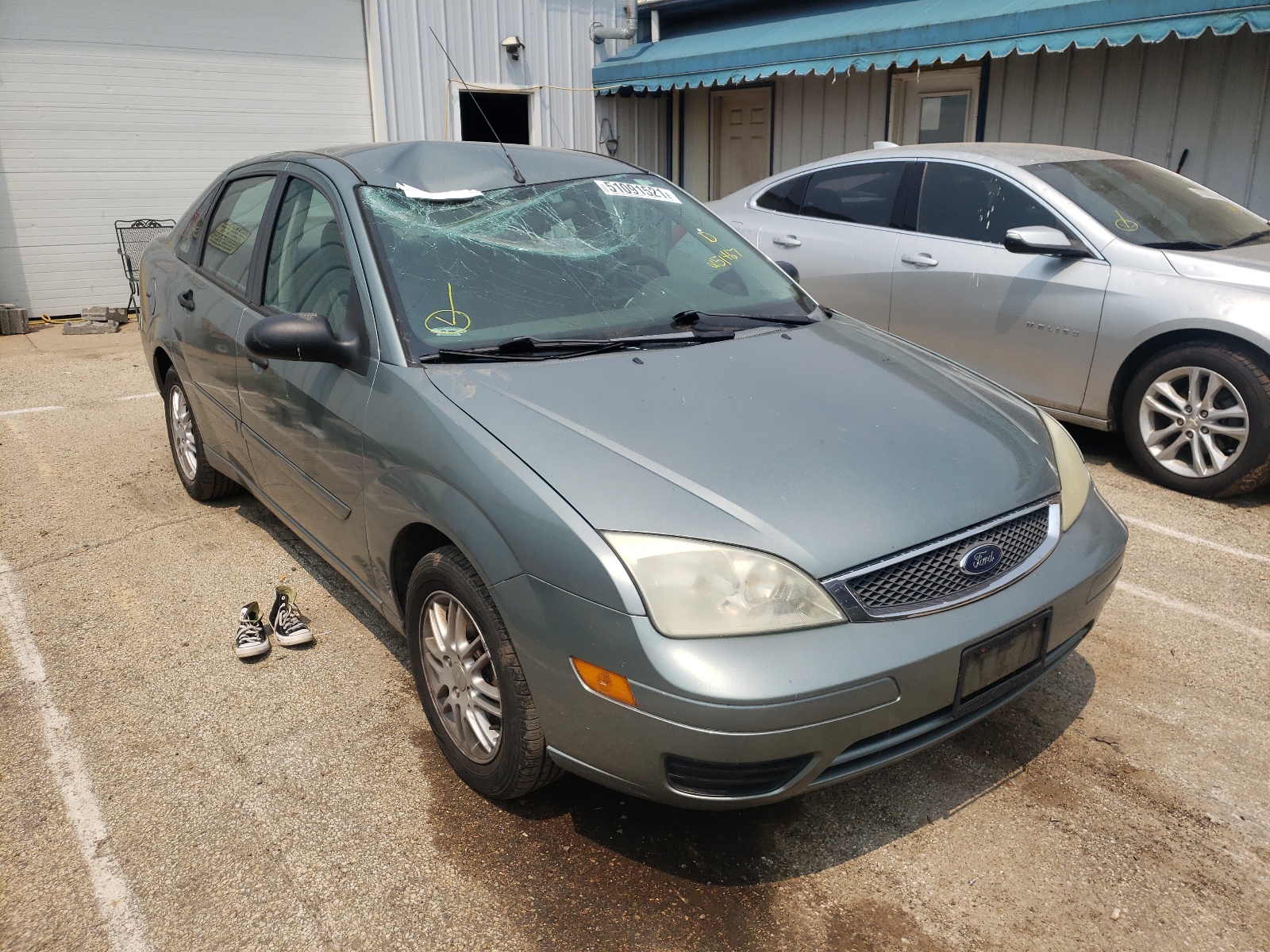 Photo 1 from auction – 2005 FORD FOCUS ZX4 with VIN 1FAFP34N85W251467