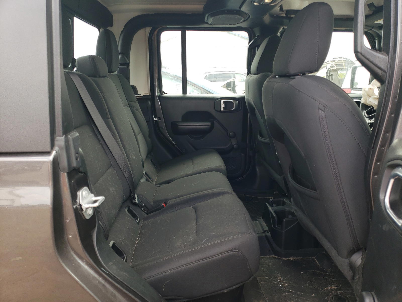 Photo 6 from auction – 2020 JEEP GLADIATOR with VIN 1C6HJTAG9LL191036