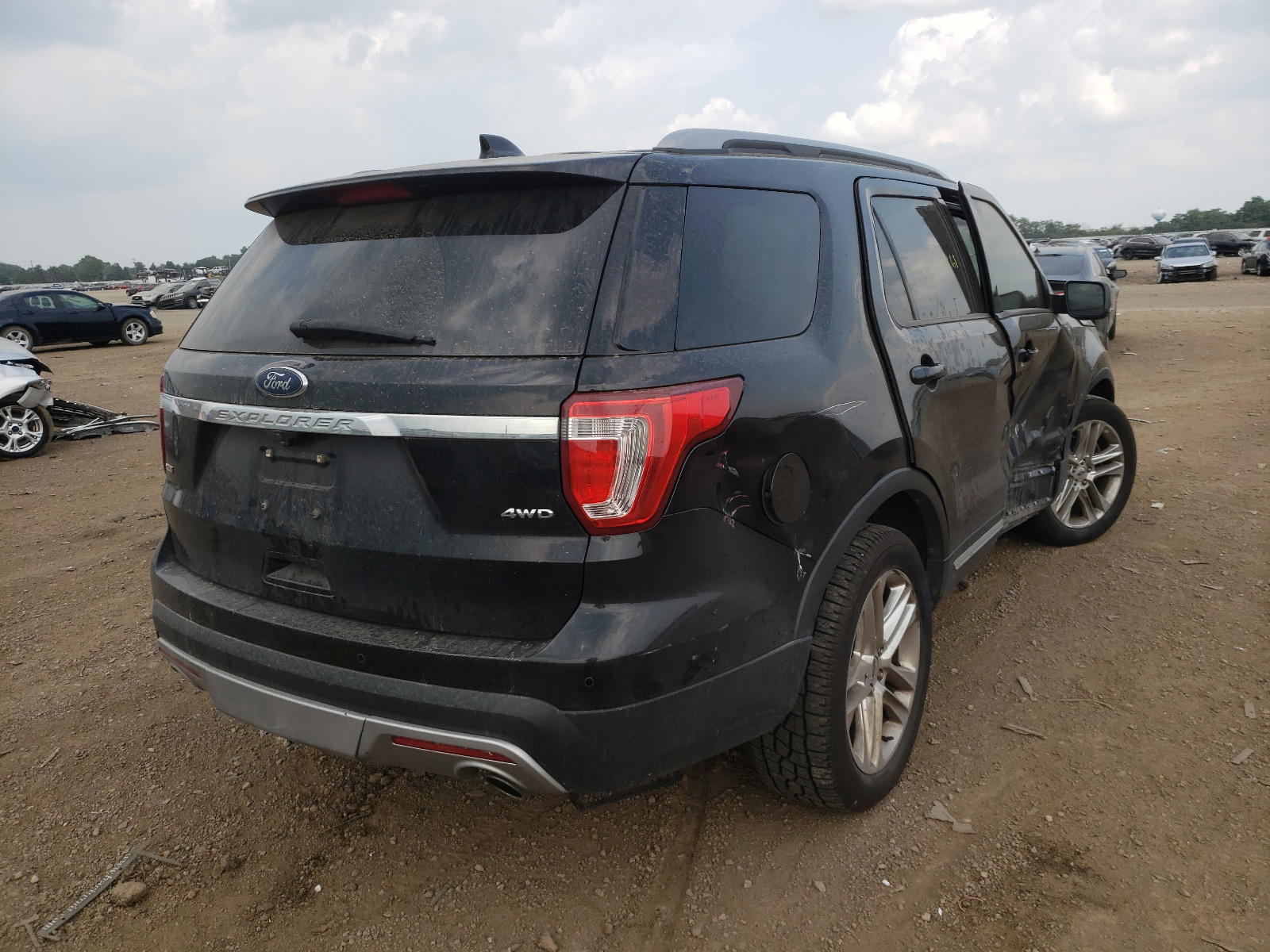 Photo 4 from auction – 2017 FORD EXPLORER X with VIN 1FM5K8D89HGC31301