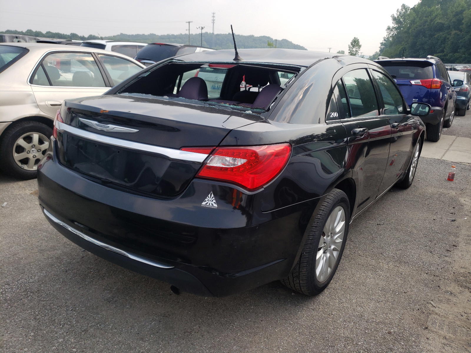 Photo 4 from auction – 2012 CHRYSLER 200 LX with VIN 1C3CCBAB1CN330225