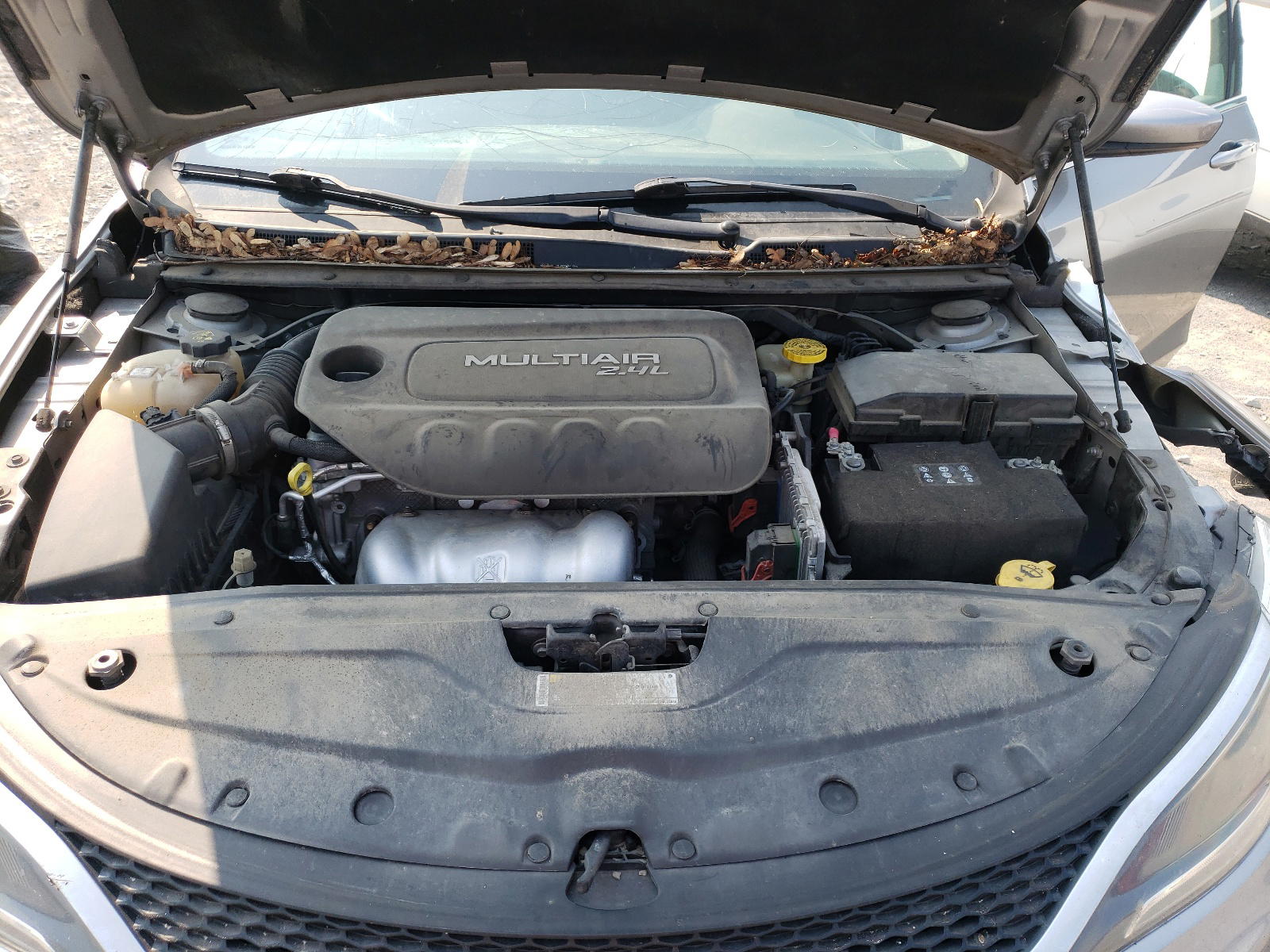 Photo 7 from auction – 2016 CHRYSLER 200 LIMITE with VIN 1C3CCCAB1GN140887