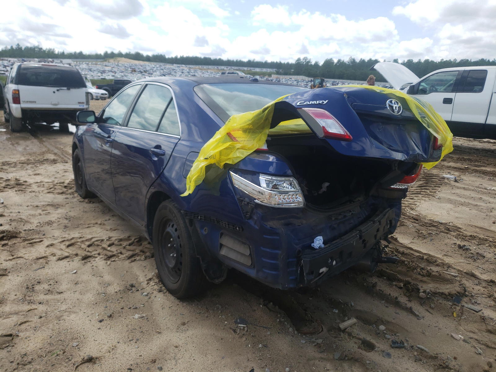 Photo 3 from auction – 2011 TOYOTA CAMRY BASE with VIN 4T1BF3EK2BU684009