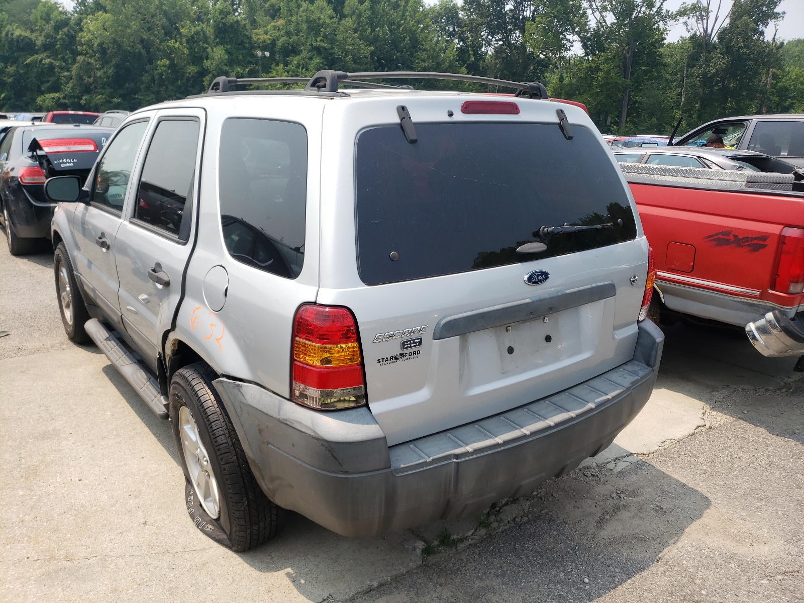 Photo 3 from auction – 2005 FORD ESCAPE XLT with VIN 1FMCU93165KC80203