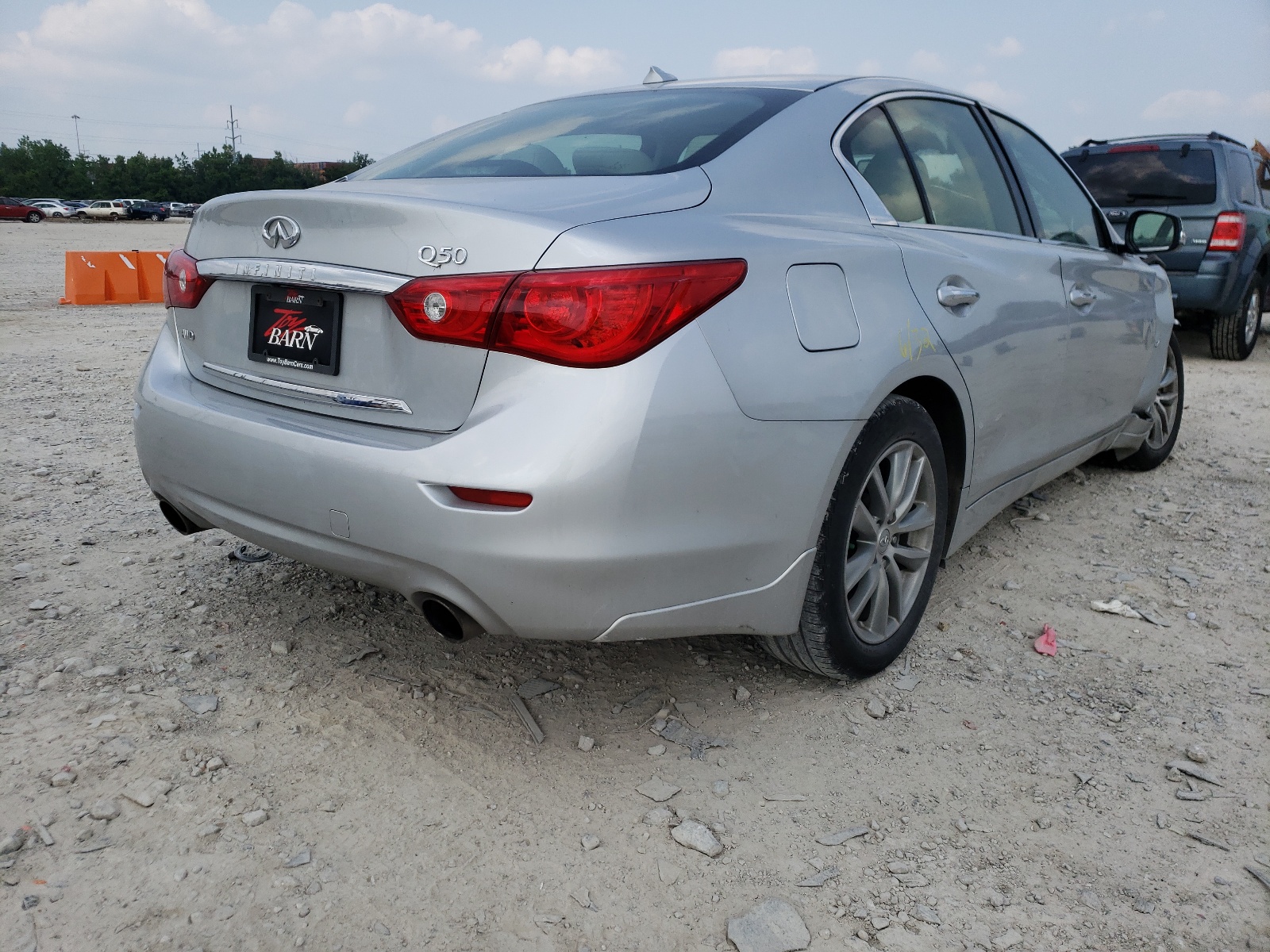 Photo 4 from auction – 2015 INFINITI Q50 BASE with VIN JN1BV7AR5FM393496