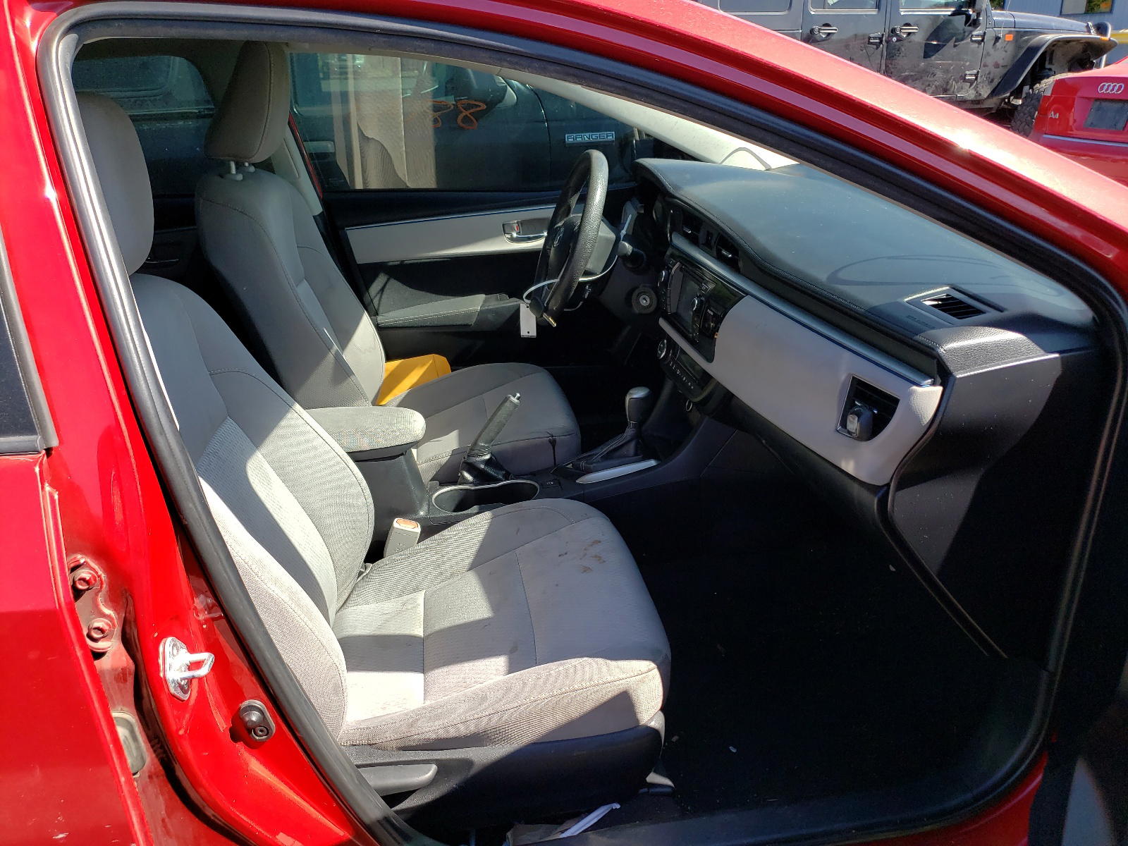 Photo 5 from auction – 2015 TOYOTA COROLLA L with VIN 2T1BURHE3FC246606