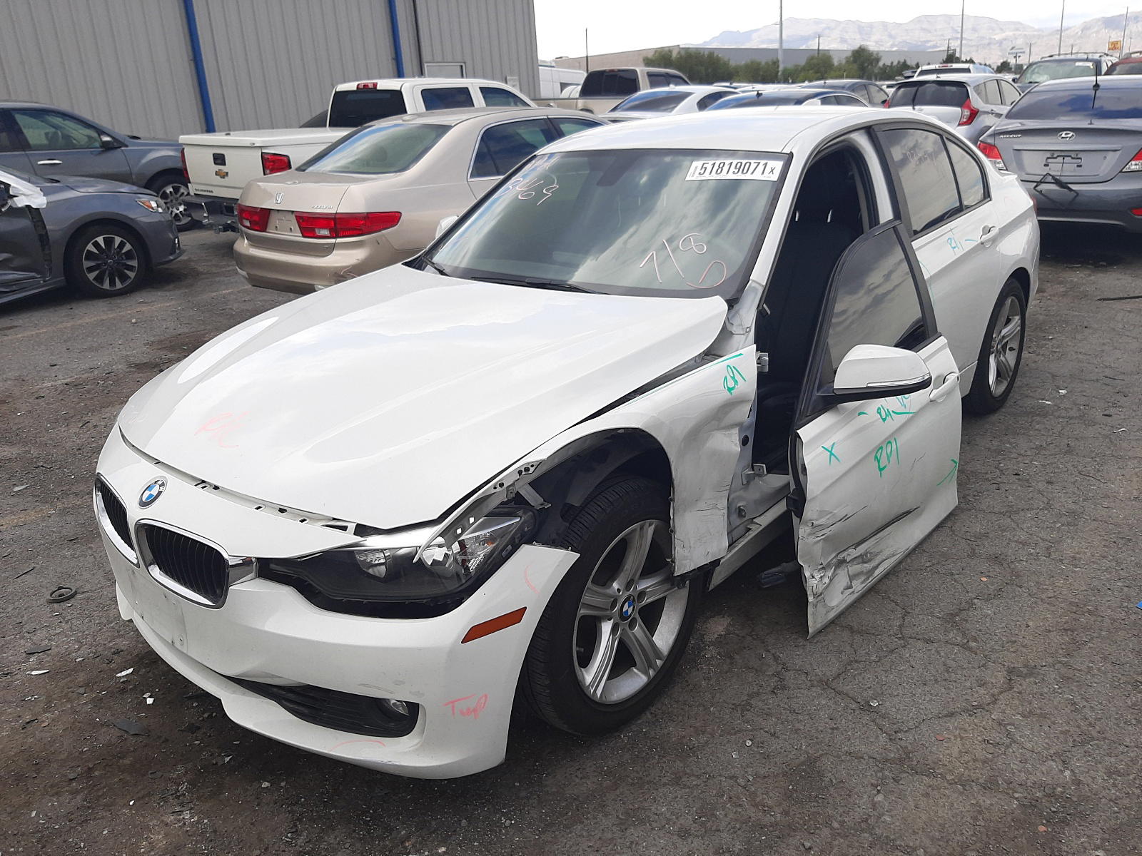 Photo 2 from auction – 2013 BMW 328 I with VIN WBA3A5C51DF602954