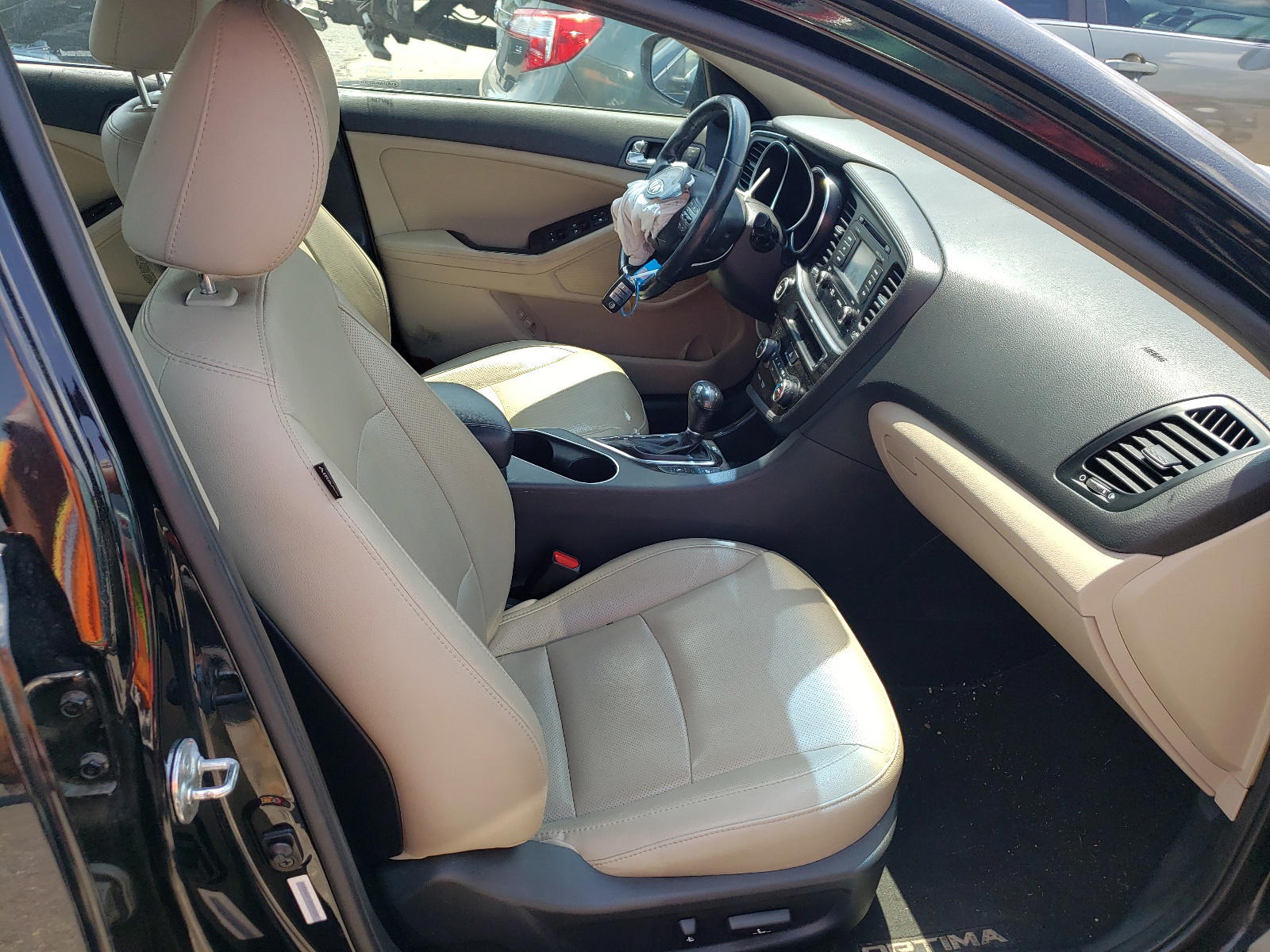 Photo 5 from auction – 2014 KIA OPTIMA EX with VIN 5XXGN4A77EG301261