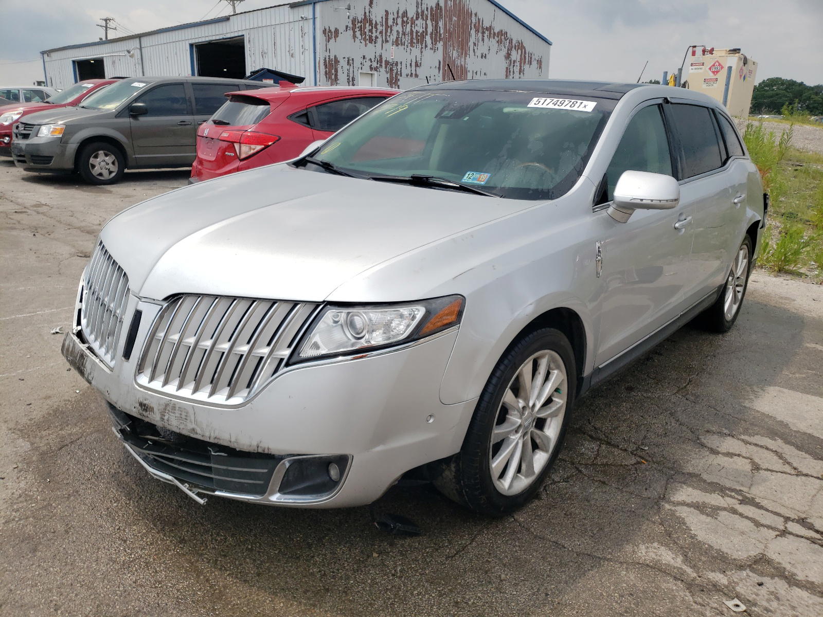 Photo 2 from auction – 2011 LINCOLN MKT with VIN 2LMHJ5AT7BBJ52560