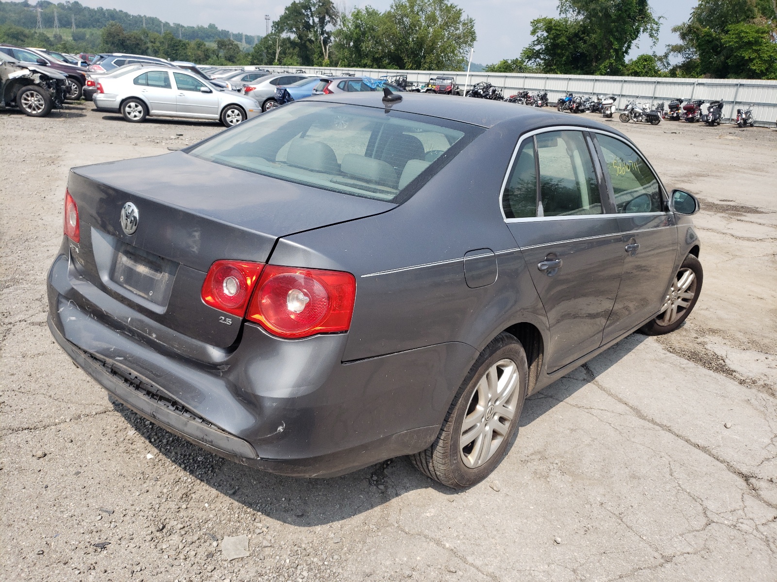 Photo 4 from auction – 2007 VOLKSWAGEN JETTA with VIN 3VWRF71K67M001253
