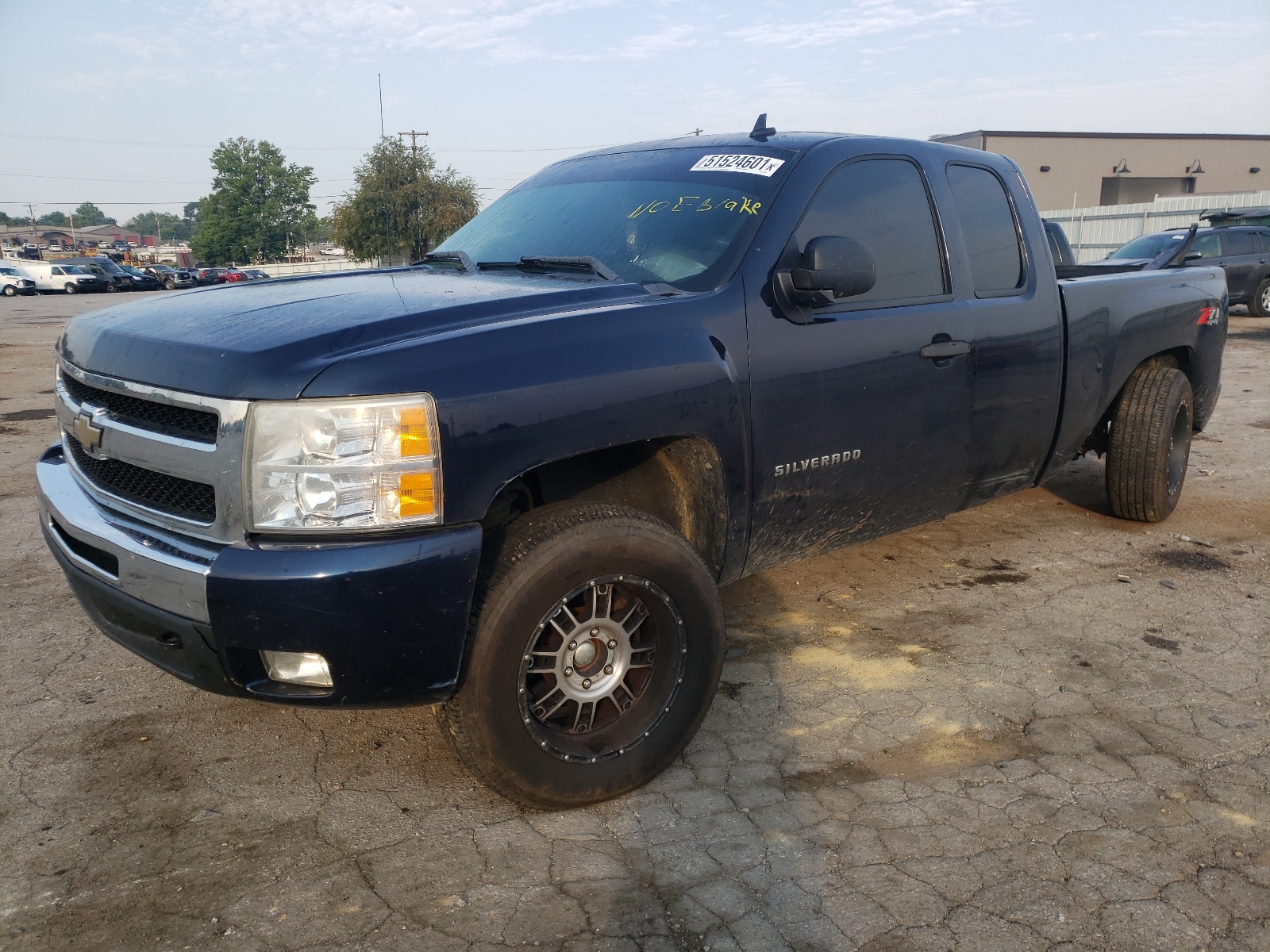 Photo 2 from auction – 2011 CHEVROLET SILVERADO with VIN 1GCRKSE30BZ310230