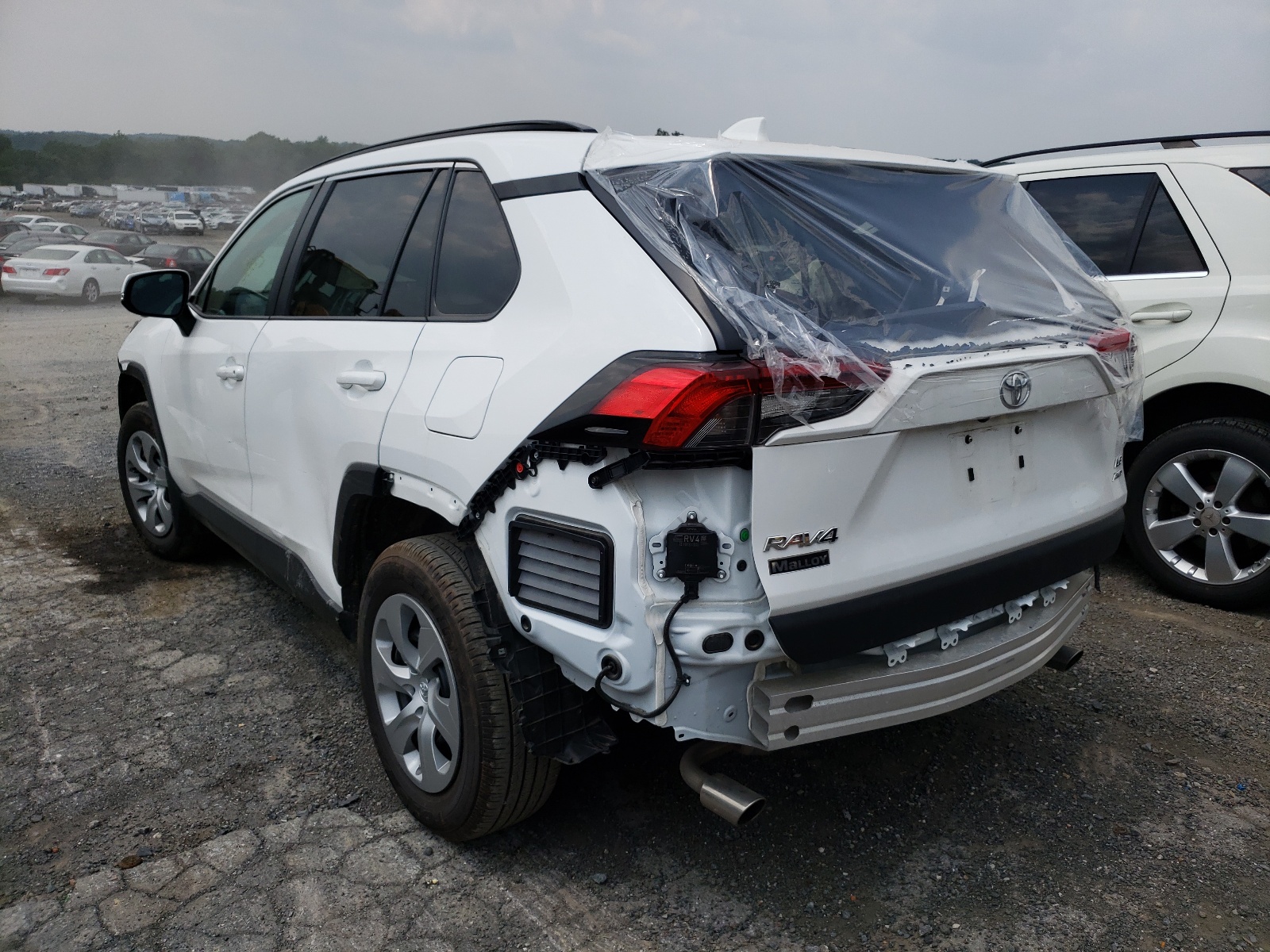Photo 3 from auction – 2021 TOYOTA RAV4 LE with VIN 2T3G1RFV3MC170133