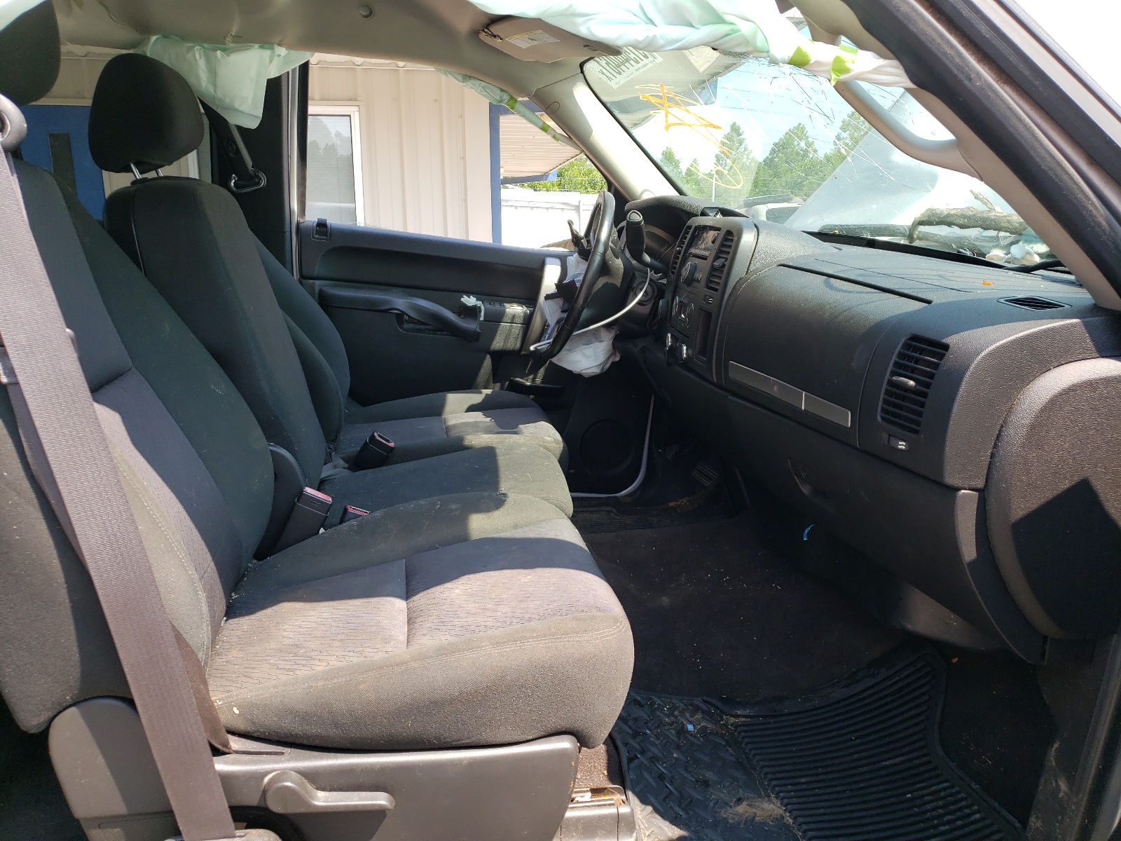 Photo 5 from auction – 2013 CHEVROLET SILVERADO with VIN 1GCRKSE78DZ127373