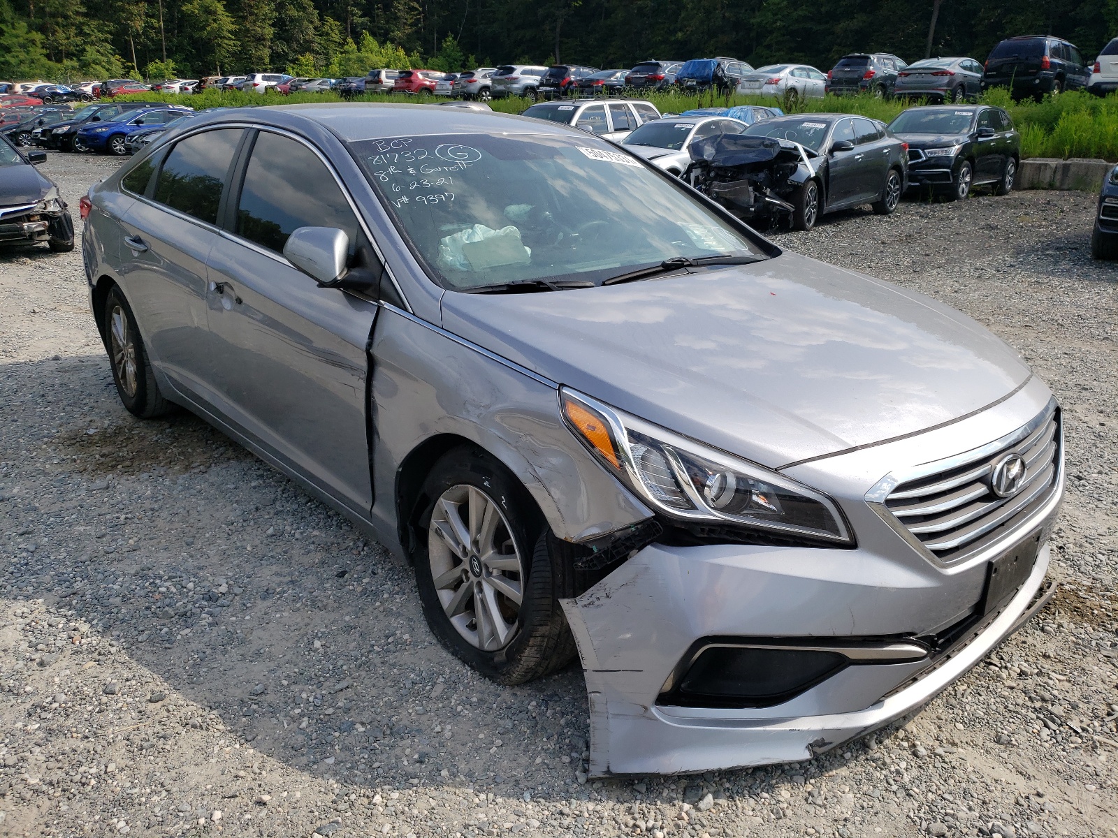 HYUNDAI SONATA SE 2016 with VIN 5NPE24AF1GH389397 - Photo from auction