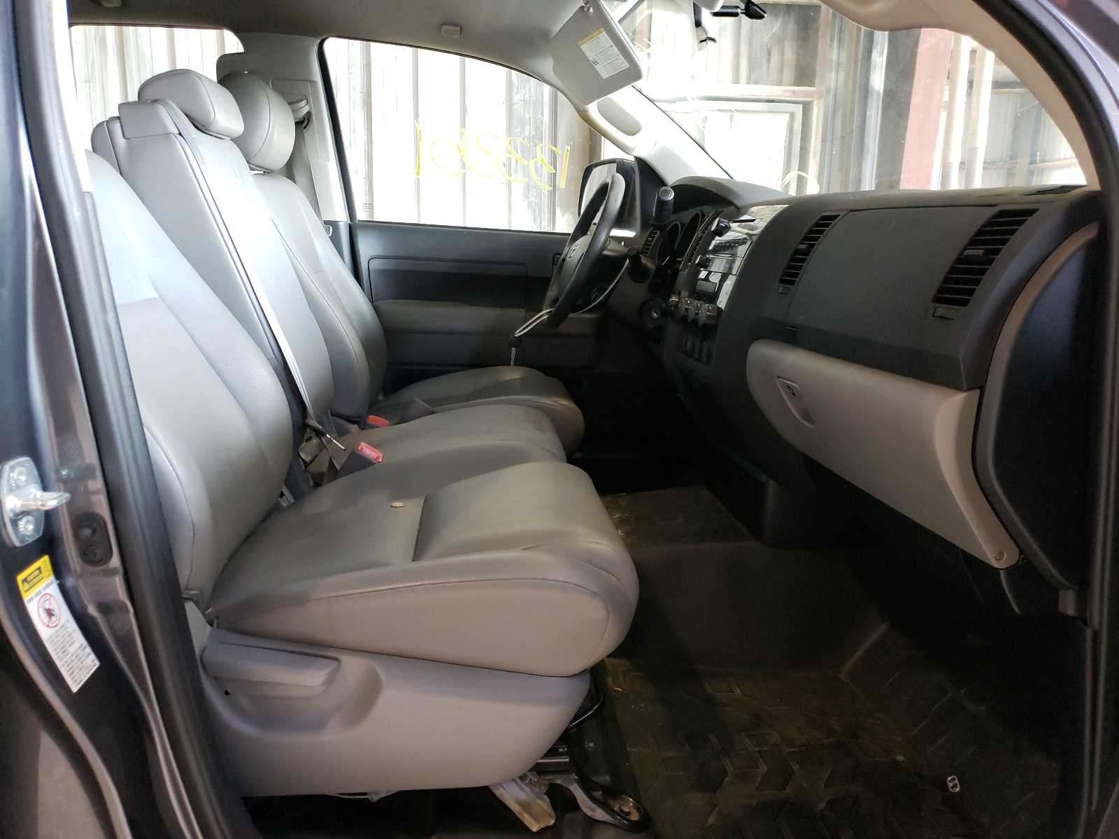Photo 5 from auction – 2012 TOYOTA TUNDRA DOU with VIN 5TFRM5F12CX042979