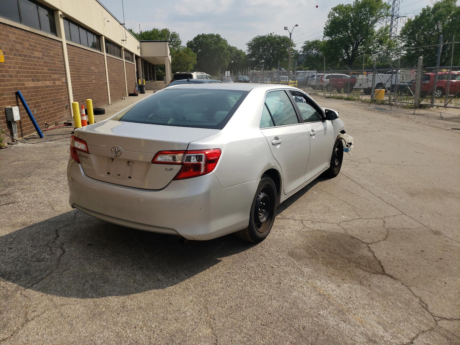 Photo 4 from auction – 2012 TOYOTA CAMRY BASE with VIN 4T1BF1FK0CU059984