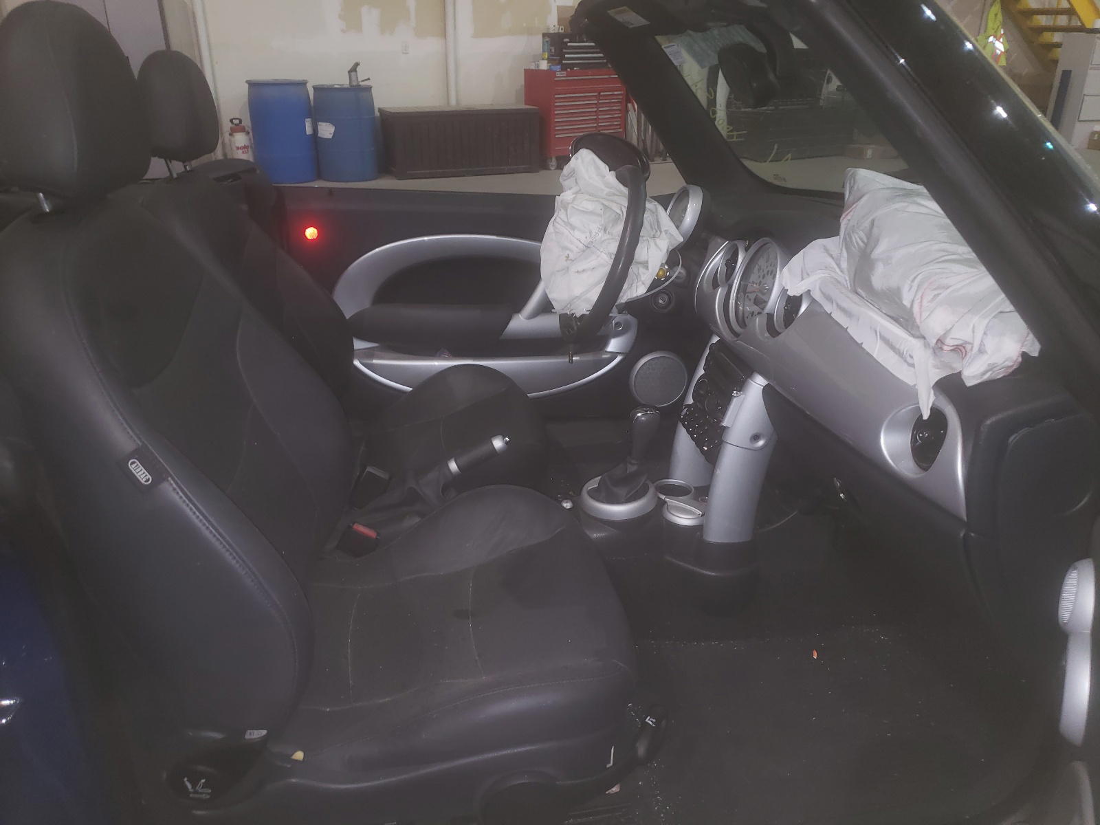 Photo 5 from auction – 2008 MINI COOPER with VIN WMWRF33548TG18690