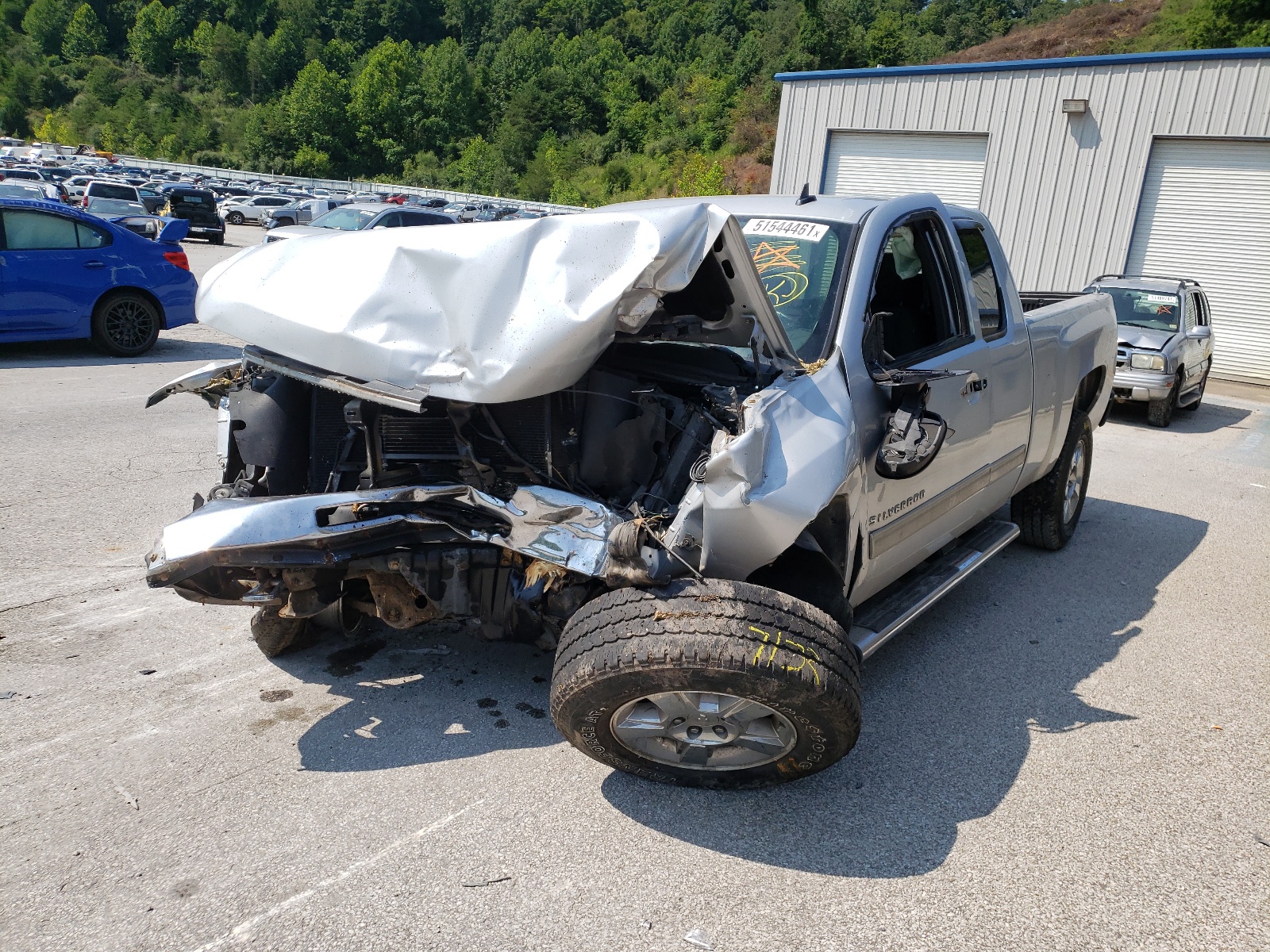 Photo 2 from auction – 2013 CHEVROLET SILVERADO with VIN 1GCRKSE78DZ127373