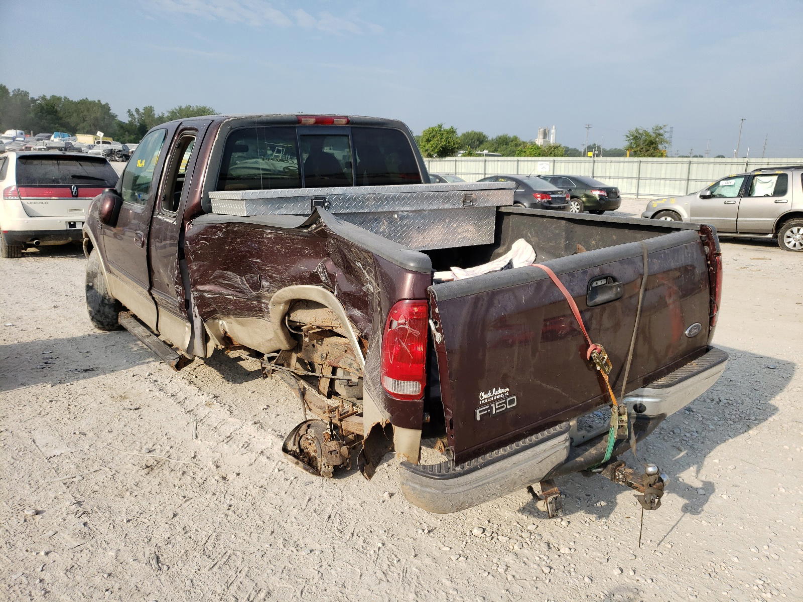 Photo 3 from auction – 2000 FORD F150 with VIN 1FTRX18L9YNC08044