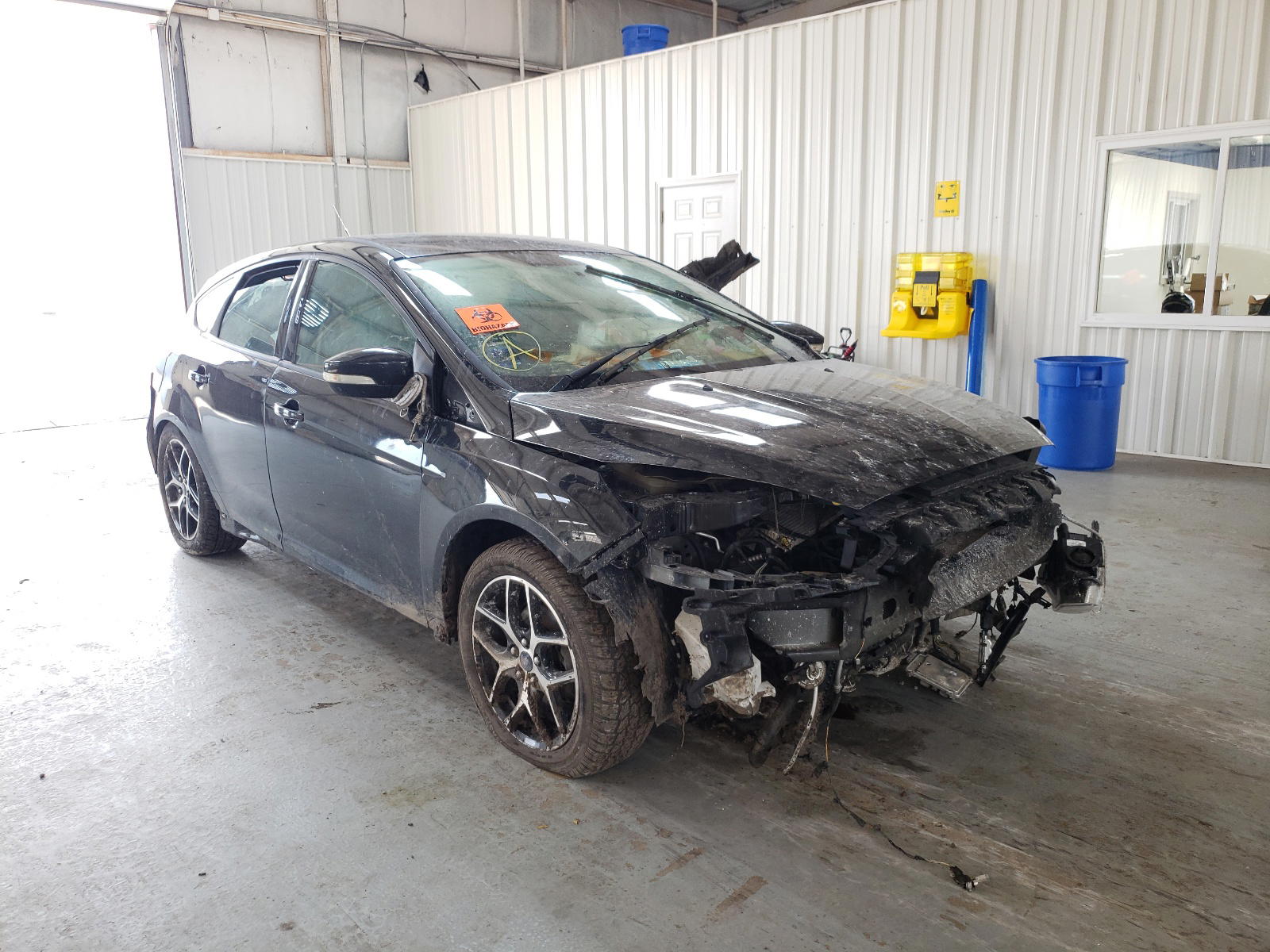 FORD FOCUS SE 2015 with VIN 1FADP3K20FL210267 - Photo from auction