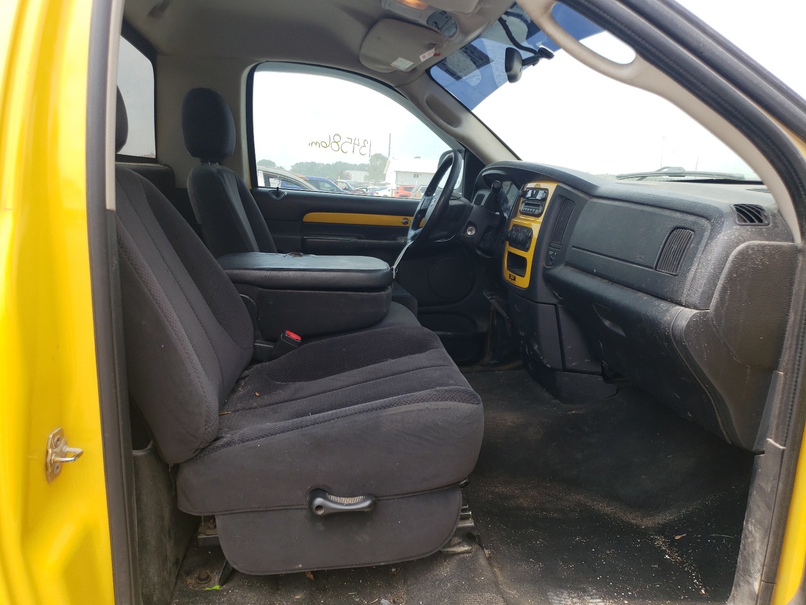 Photo 18 from auction – 2005 DODGE RAM 1500 S with VIN 1D7HA16DX5J532430