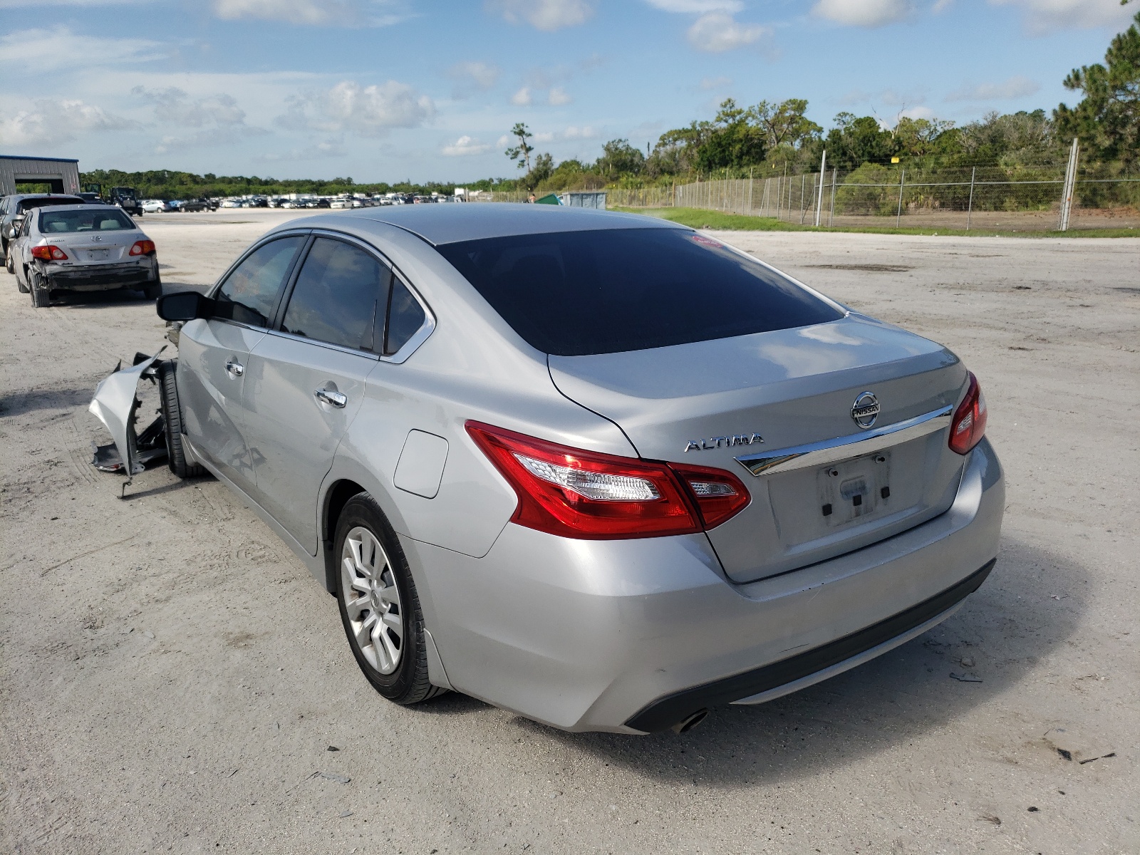 Photo 3 from auction – 2016 NISSAN ALTIMA 2.5 with VIN 1N4AL3AP6GC253752