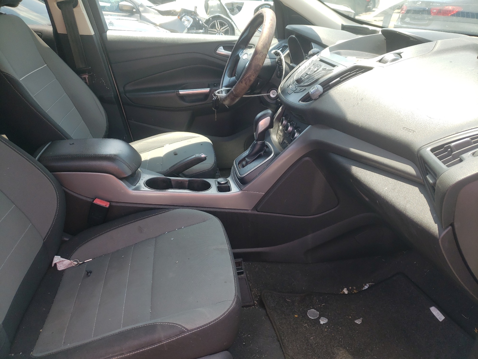 Photo 5 from auction – 2013 FORD ESCAPE SE with VIN 1FMCU0GX0DUB93314