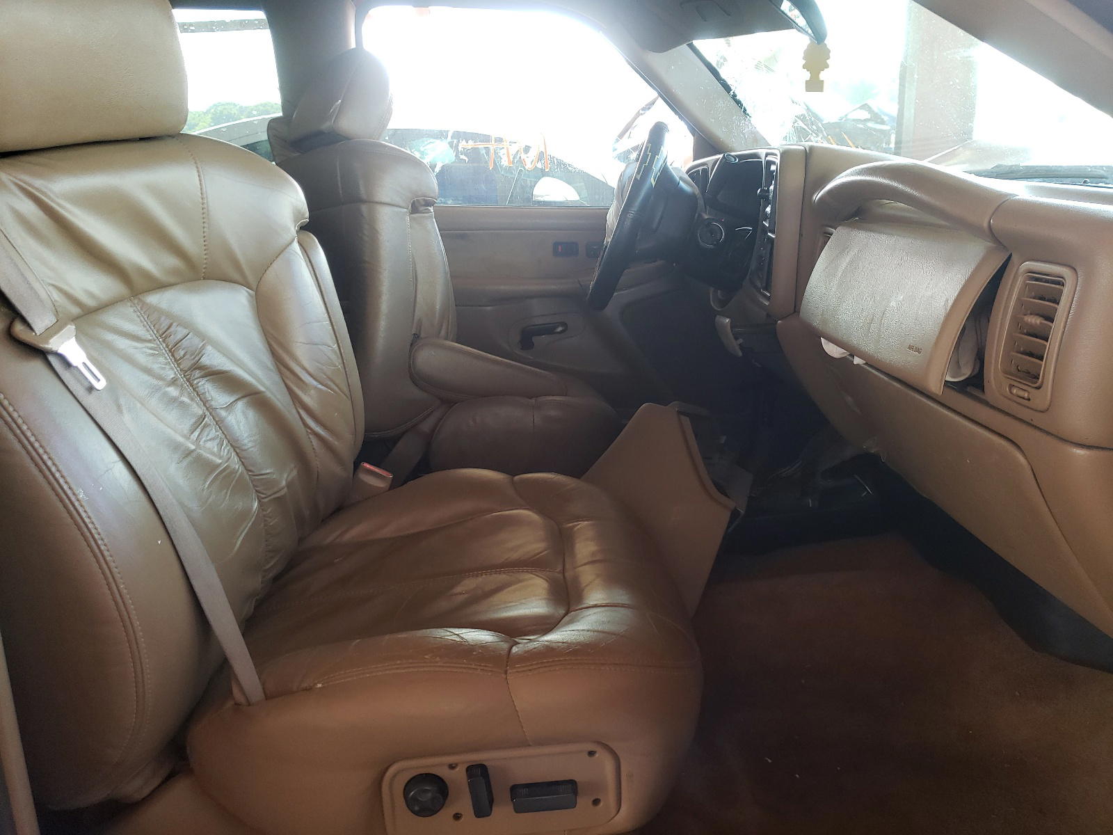 Photo 5 from auction – 2000 CHEVROLET SILVERADO with VIN 2GCEC19T6Y1223594