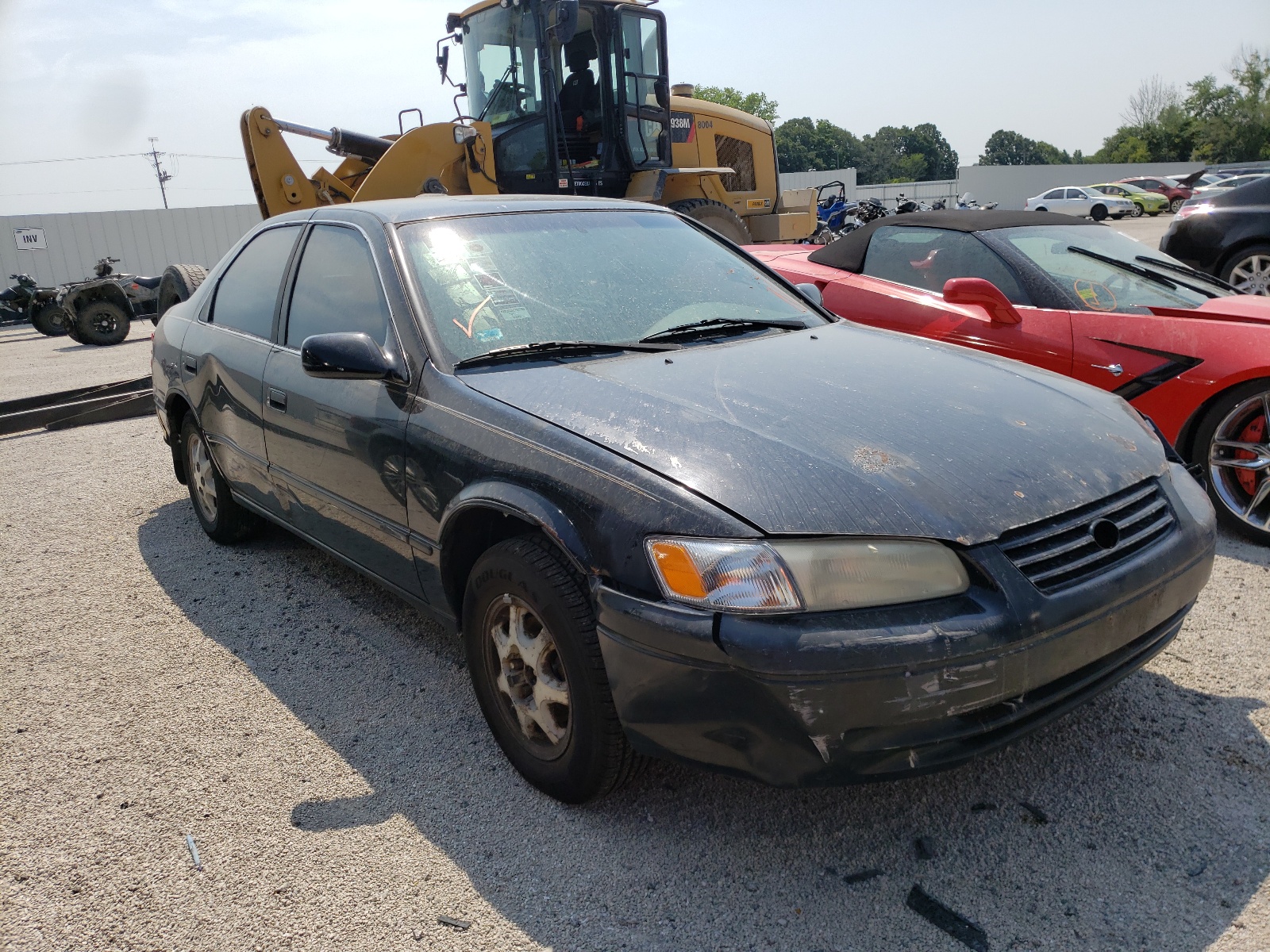 TOYOTA CAMRY CE 1998 with VIN JT2BG22K7W0260010 - Photo from auction