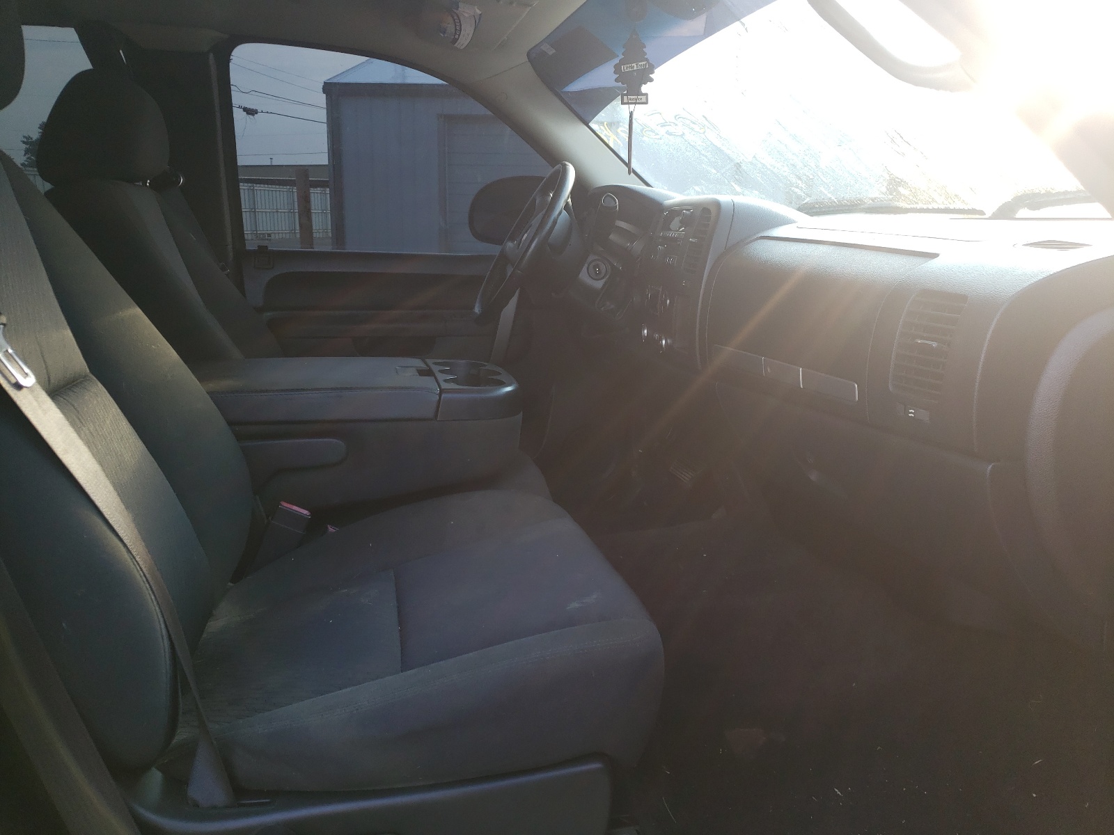 Photo 5 from auction – 2011 CHEVROLET SILVERADO with VIN 1GCRKSE30BZ310230