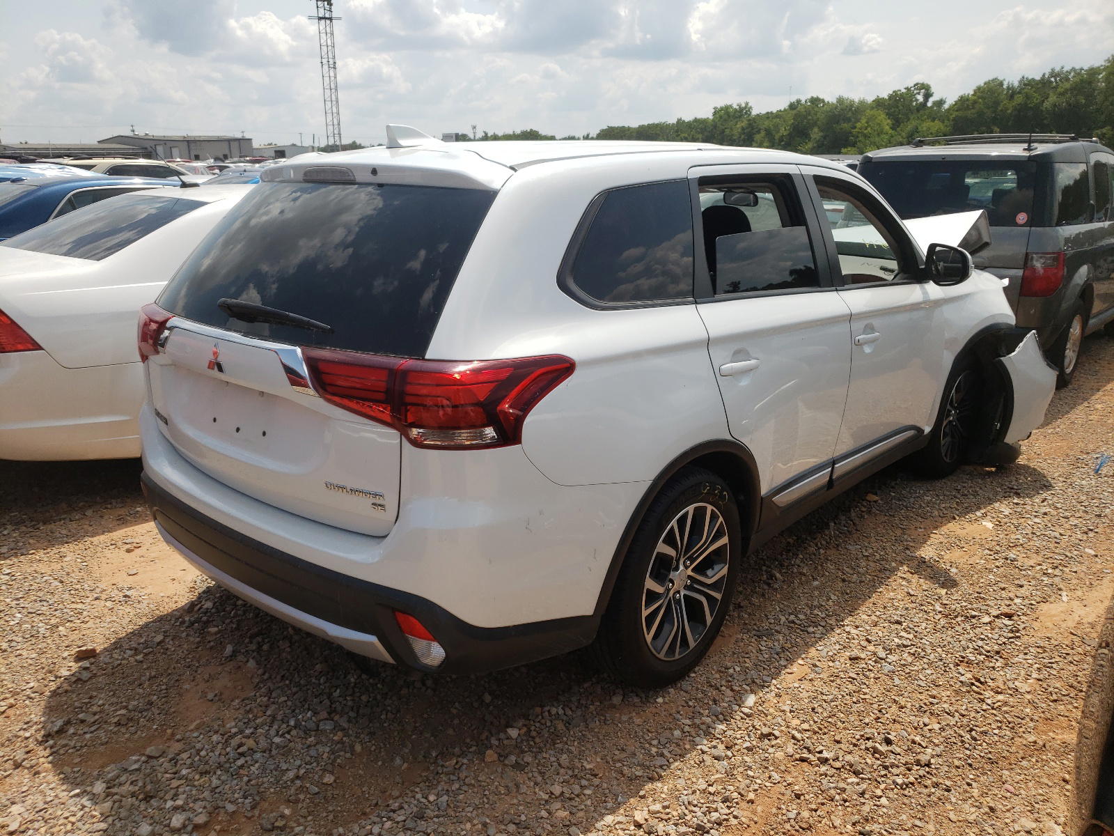 Photo 4 from auction – 2018 MITSUBISHI OUTLANDER with VIN JA4AD3A39JZ042113