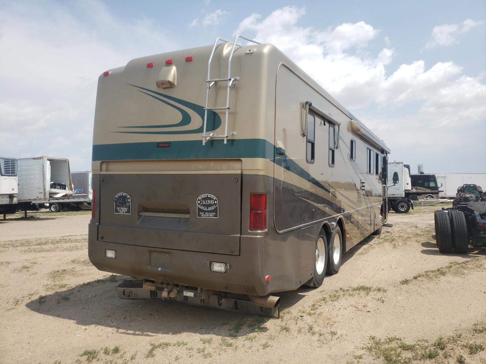 Photo 4 from auction – 2003 MONA MOTORHOME with VIN 1RF13561031023939