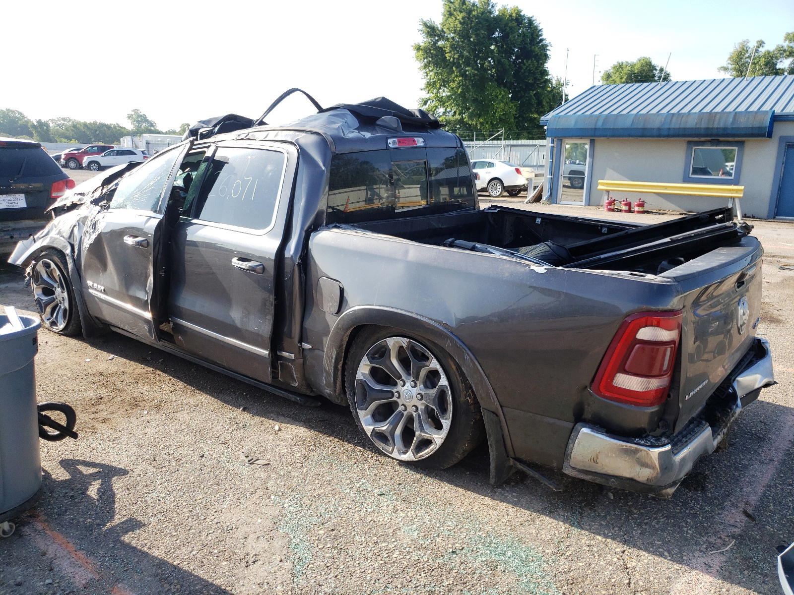Photo 3 from auction – 2019 RAM 1500 LIMIT with VIN 1C6SRFHT4KN519162