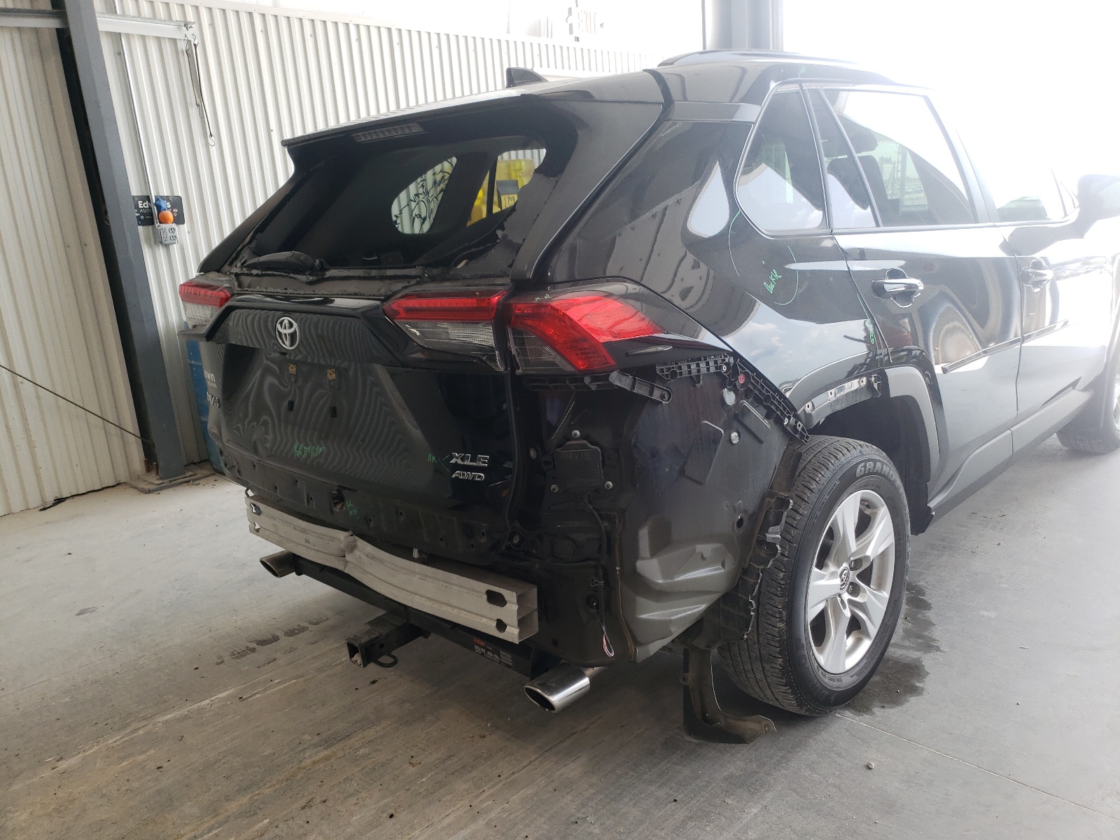Zdjęcie 9 z aukcji – 2019 TOYOTA RAV4 XLE z VIN JTMP1RFV9KD005101