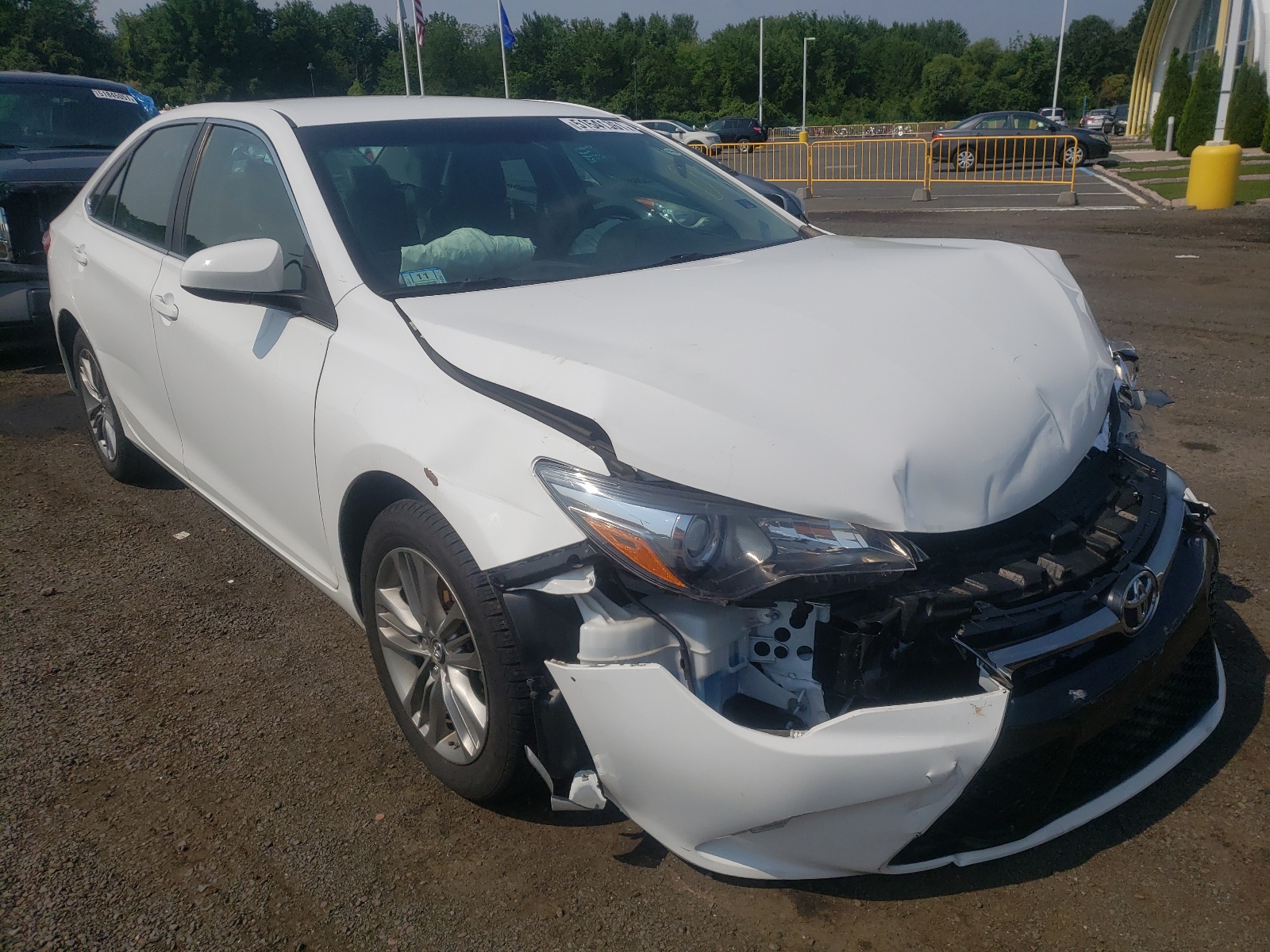 Photo 1 from auction – 2017 TOYOTA CAMRY LE with VIN 4T1BF1FK5HU752136