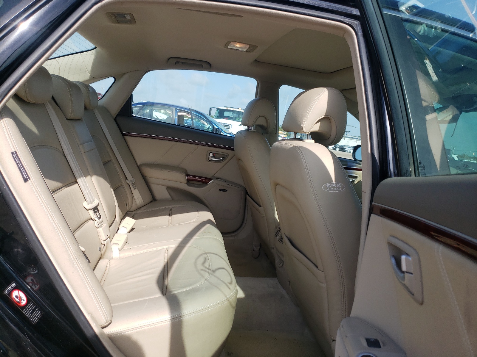 Photo 6 from auction – 2007 HYUNDAI AZERA SE with VIN KMHFC46F67A148819