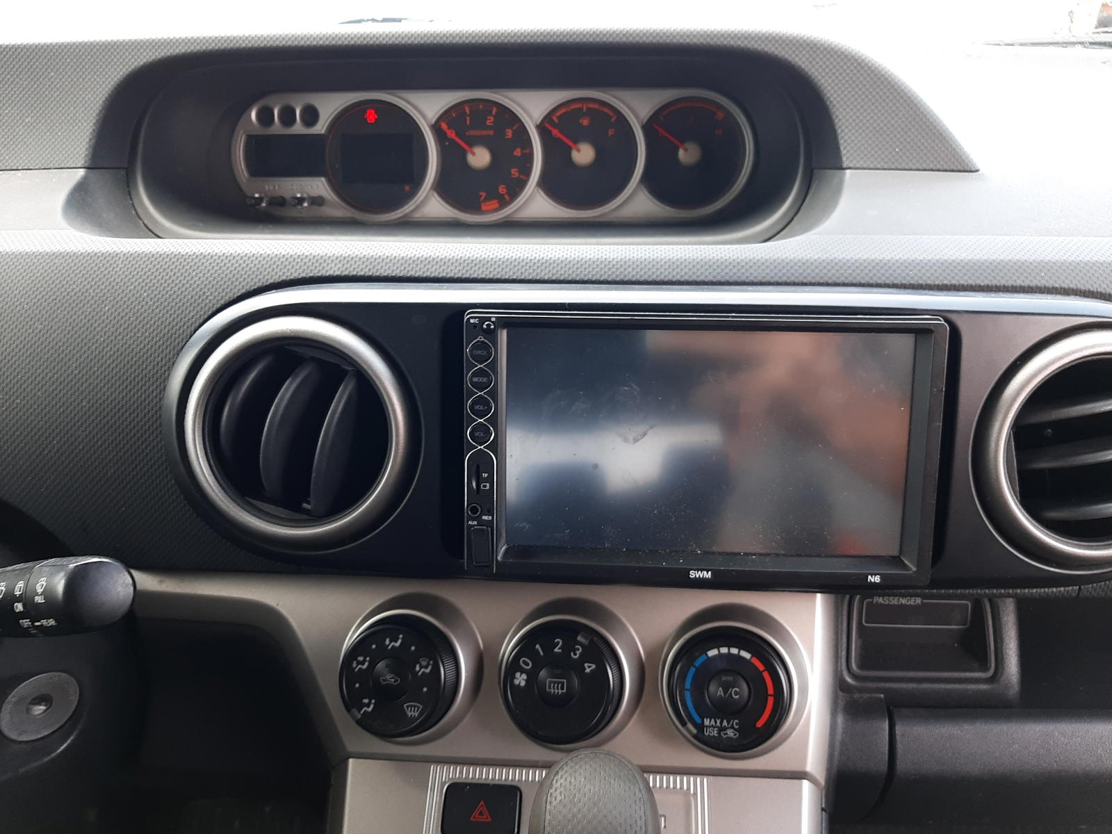Photo 9 from auction – 2008 SCION XB with VIN JTLKE50E481012892