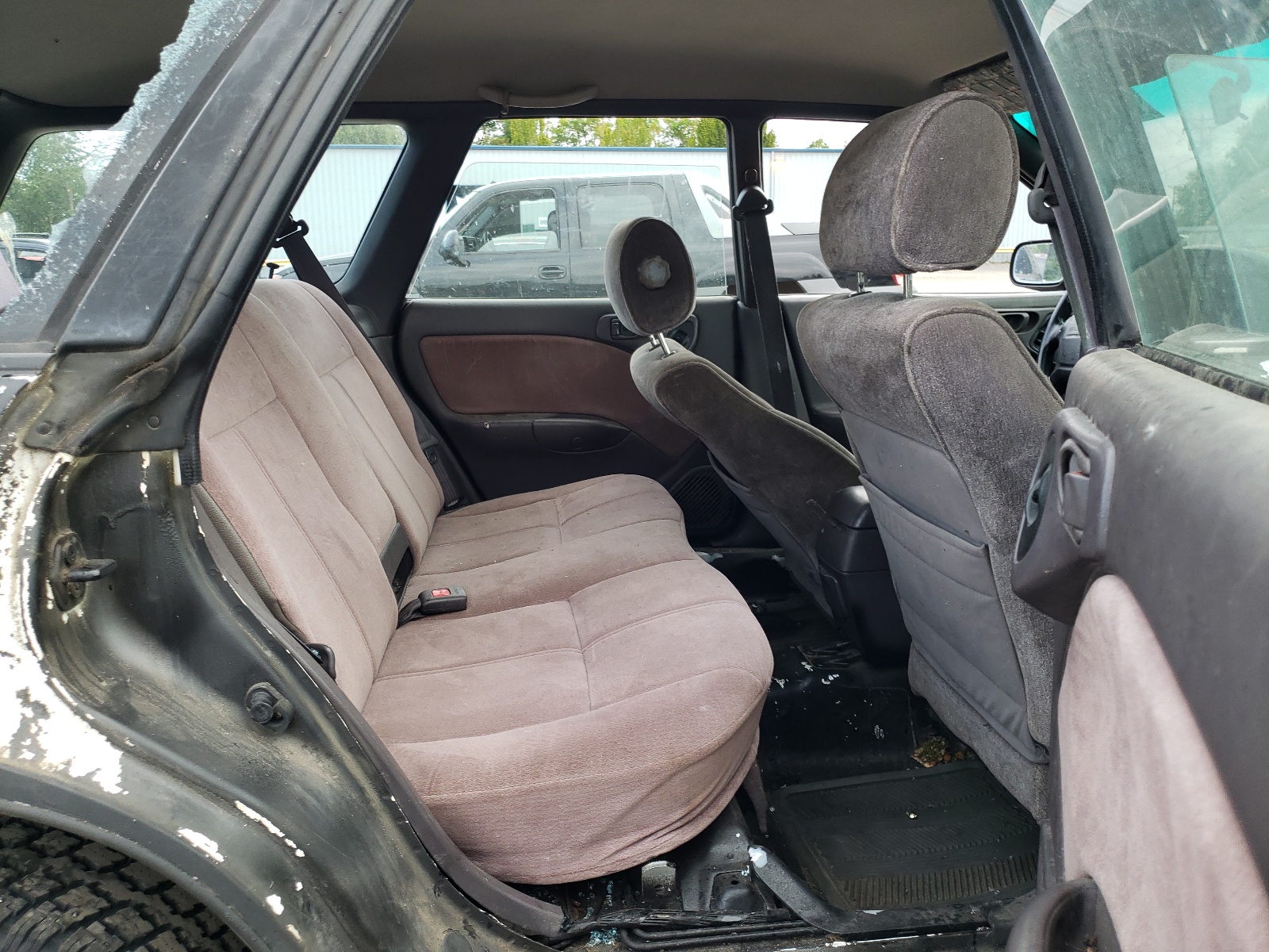 Photo 6 from auction – 1995 SUBARU LEGACY L with VIN 4S3BK6355S6348521