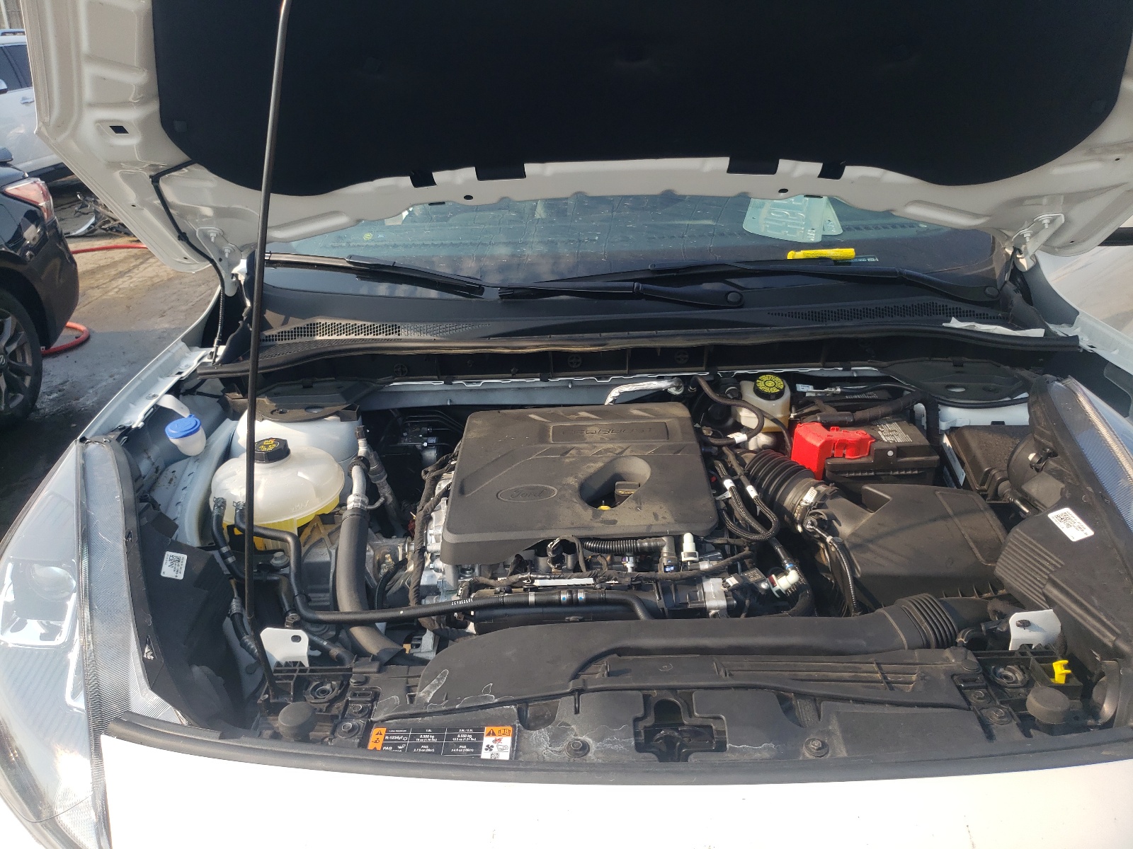 Photo 7 from auction – 2020 FORD ESCAPE SEL with VIN 1FMCU9H63LUC18926