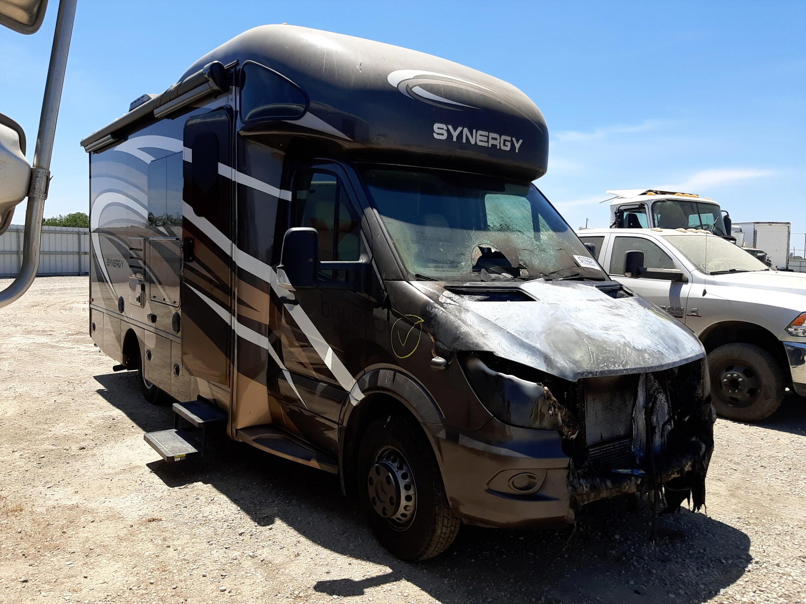 THOR MOTOR HOME 2018 with VIN WDAPF4CC4H9738954 - Photo from auction