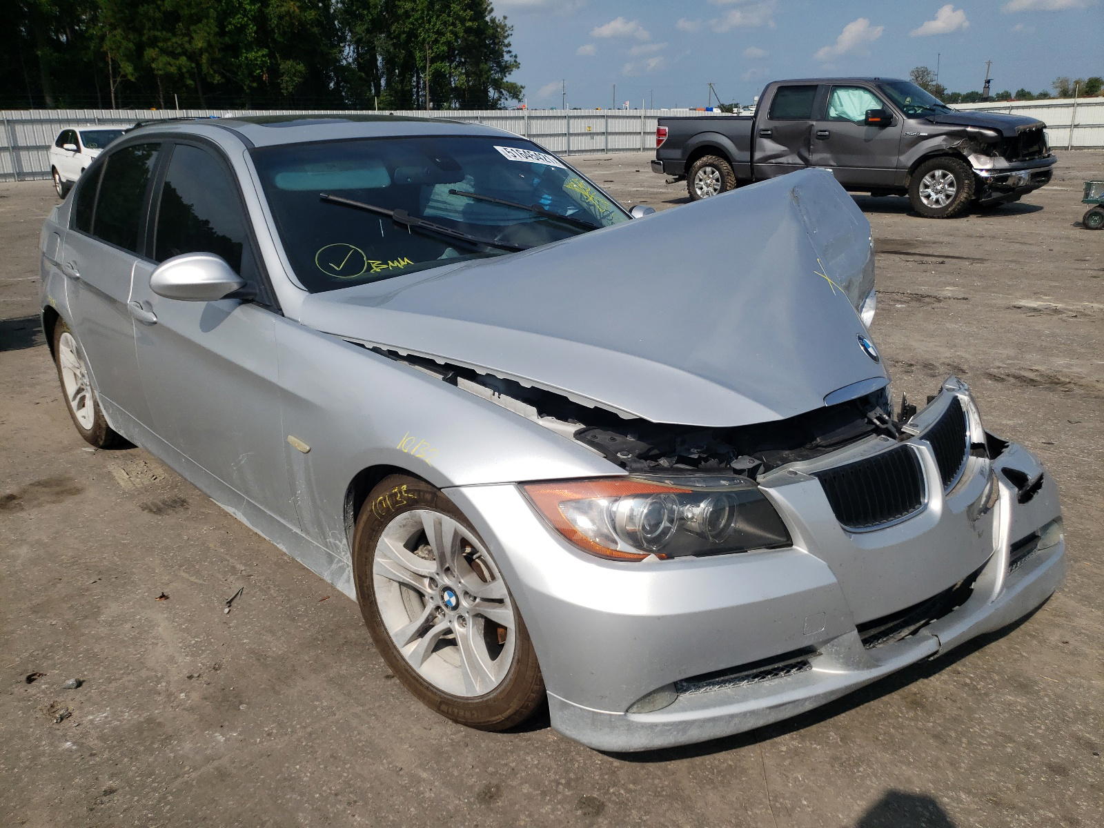 BMW 328 I 2007 with VIN WBAVA37547NL17067 - Photo from auction