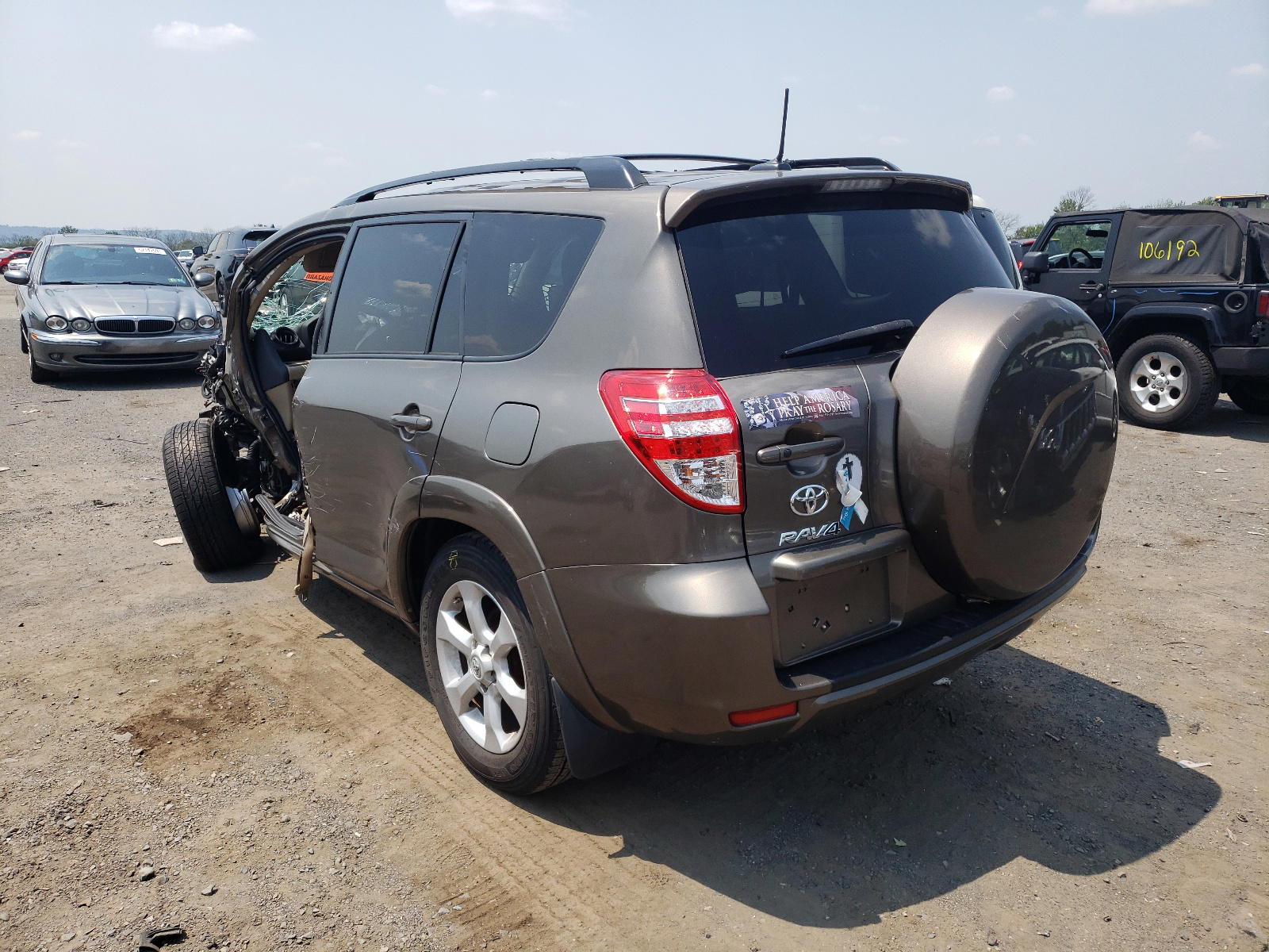 Photo 3 from auction – 2011 TOYOTA RAV4 LIMIT with VIN 2T3DF4DV2BW103075